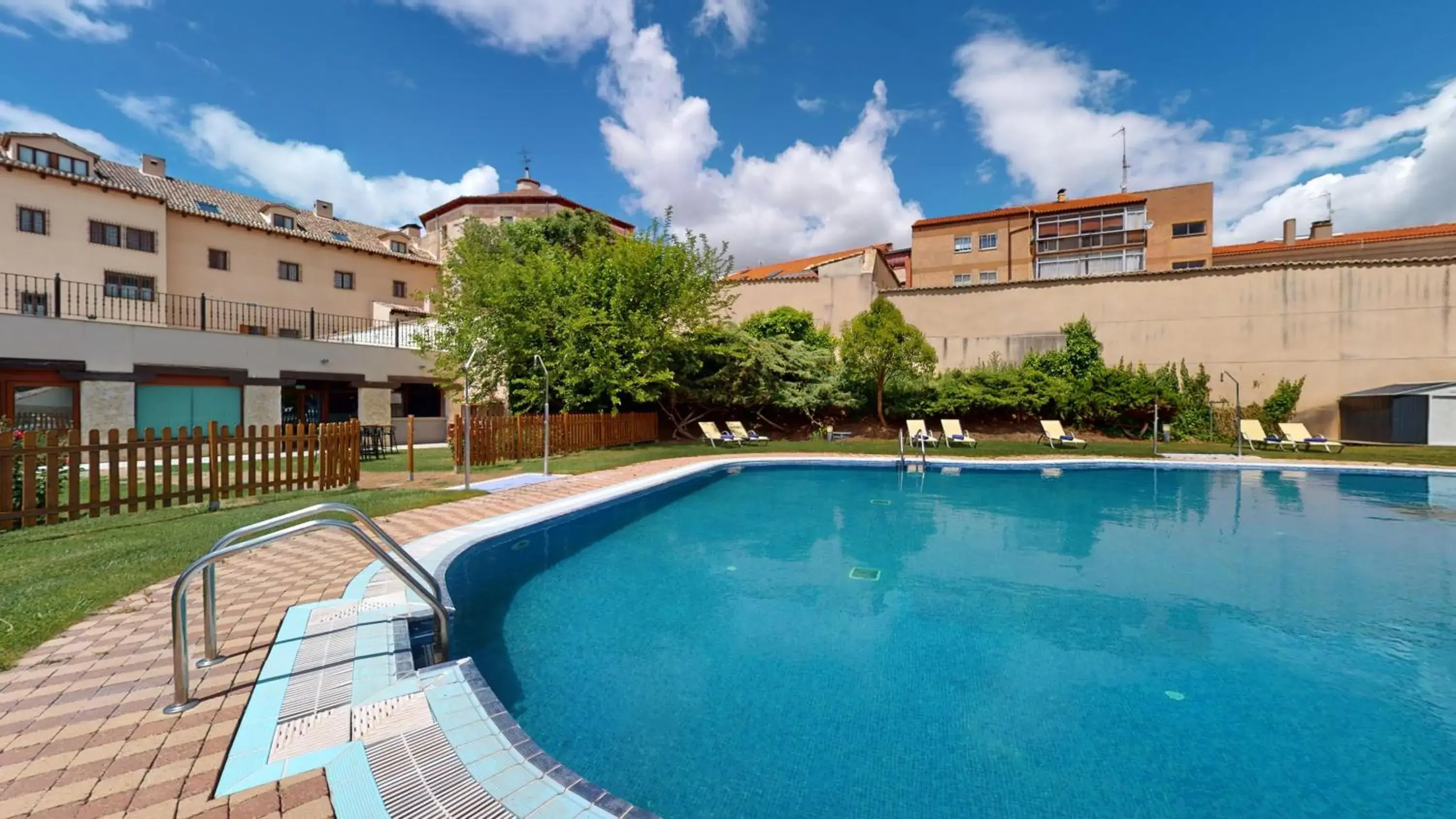 Swimming pool in AZZ Peñafiel Las Claras Hotel & Spa Swimming pool in AZZ Peñafiel Las Claras Hotel & Spa