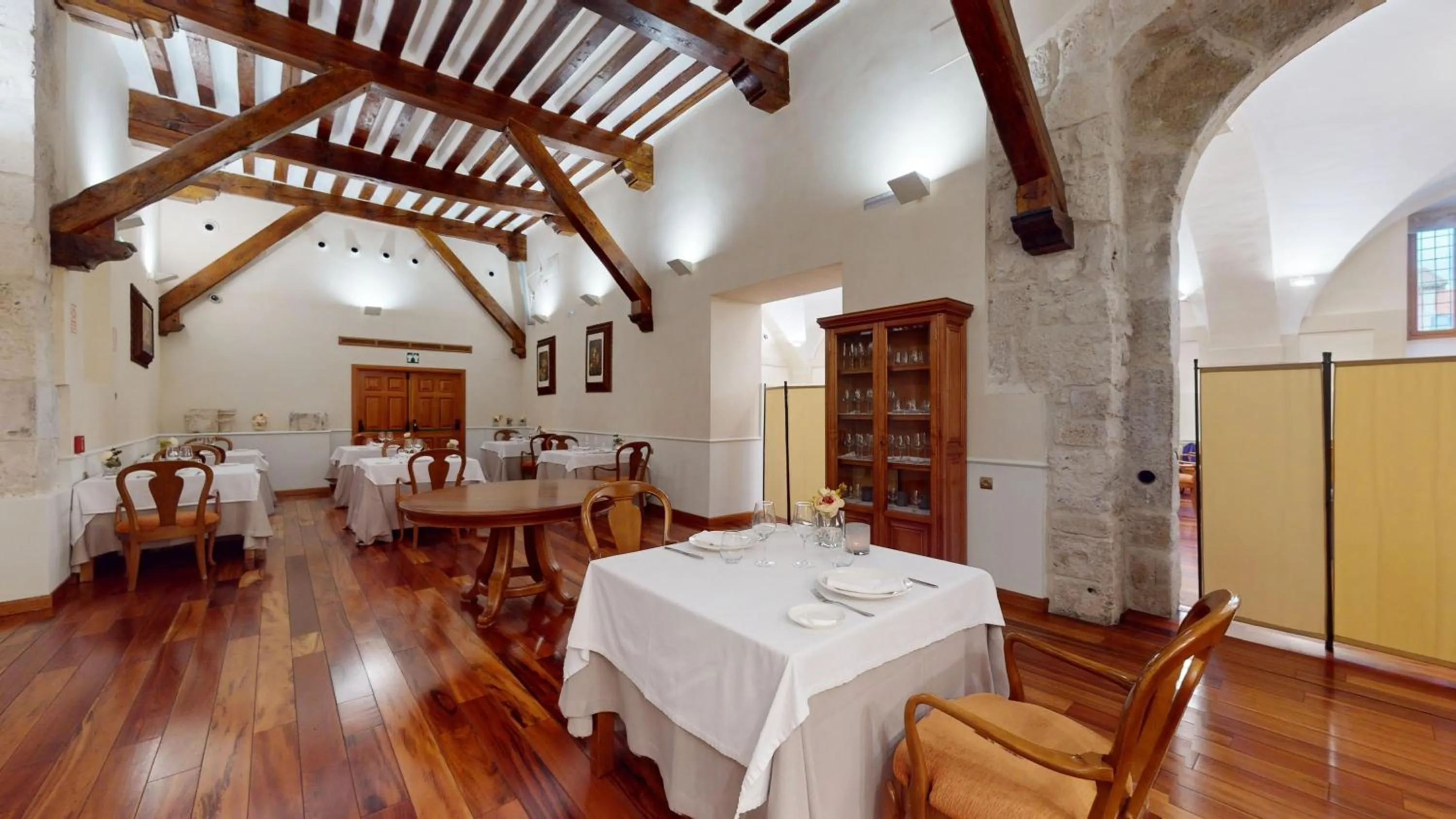Restaurant/places to eat in AZZ Peñafiel Las Claras Hotel & Spa