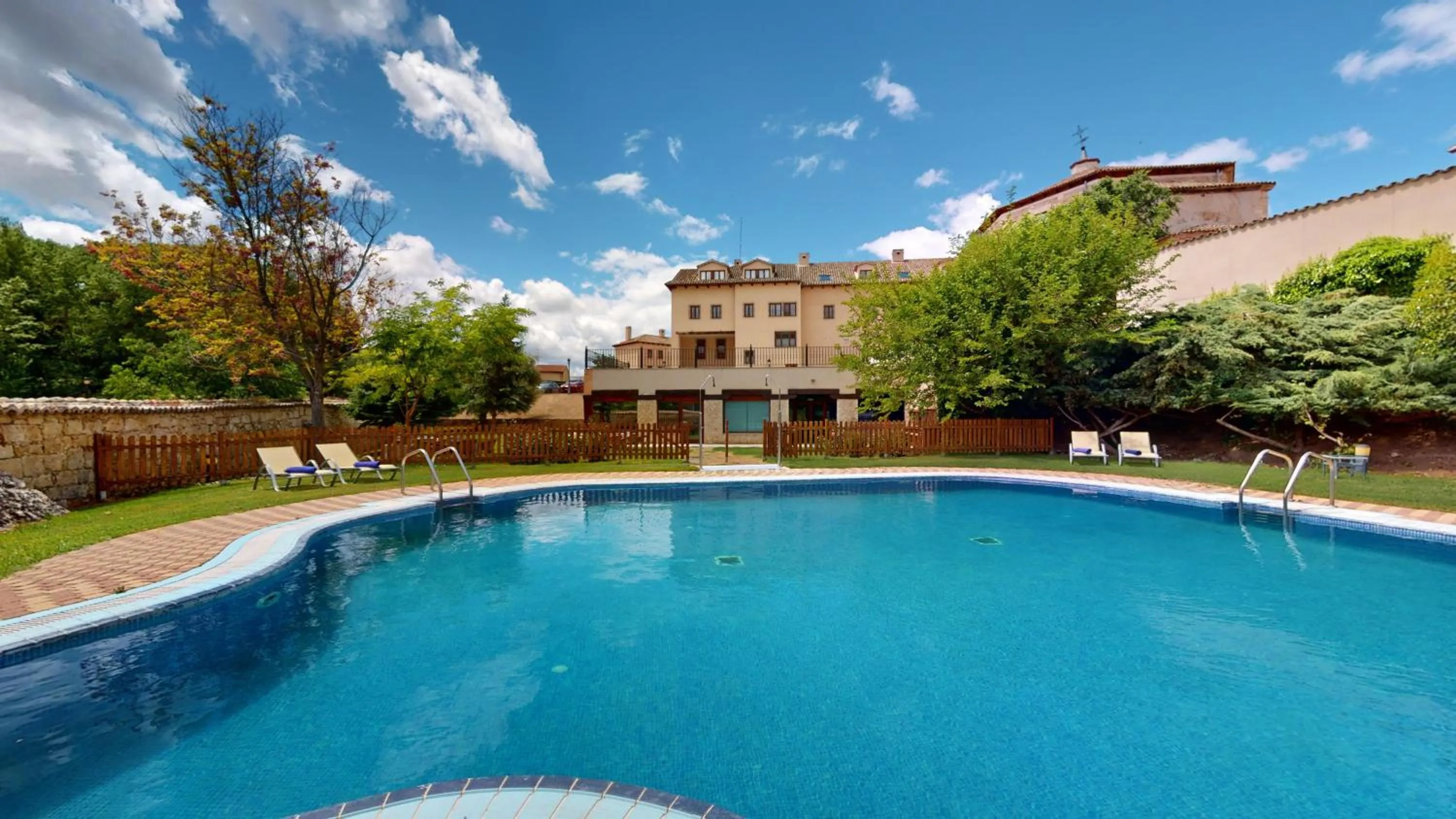 Swimming pool in AZZ Peñafiel Las Claras Hotel & Spa