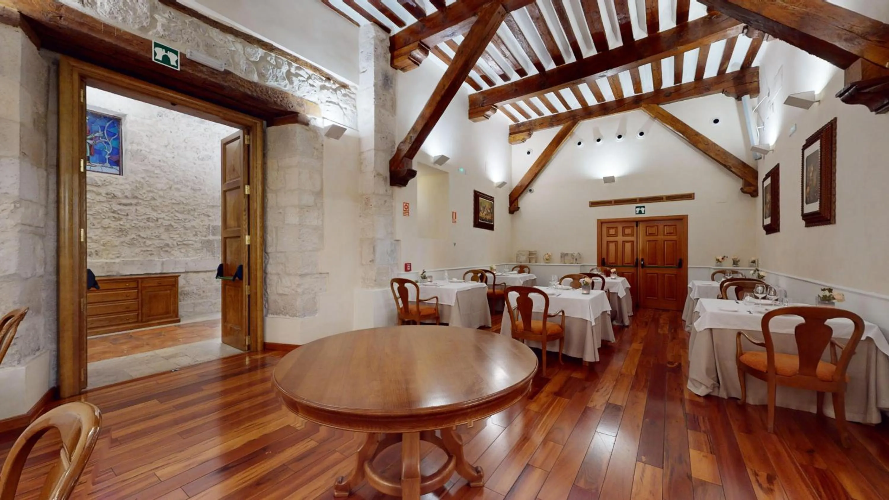 Restaurant/places to eat in AZZ Peñafiel Las Claras Hotel & Spa