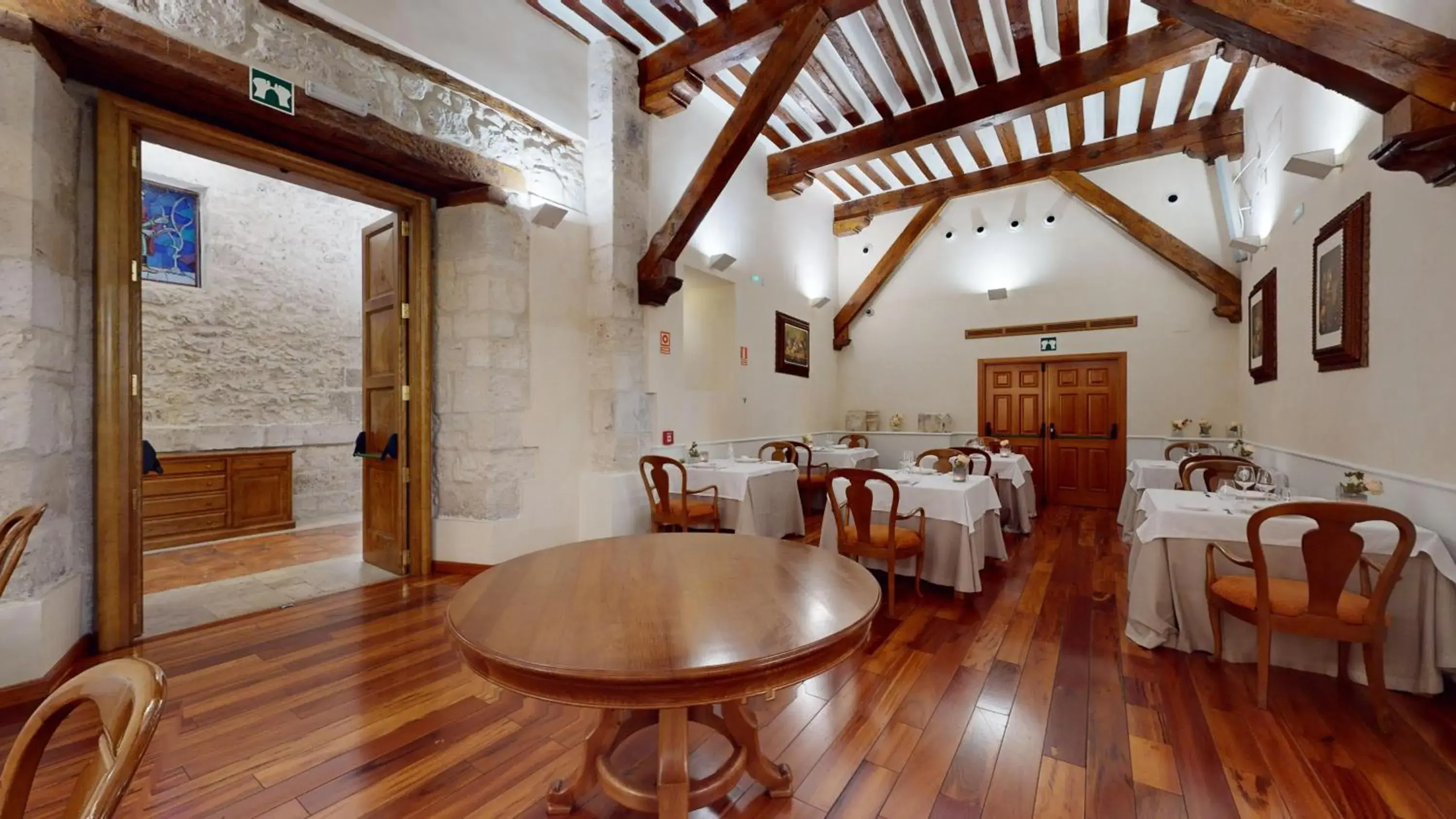 Restaurant/places to eat in AZZ Peñafiel Las Claras Hotel & Spa Restaurant/places to eat in AZZ Peñafiel Las Claras Hotel & Spa
