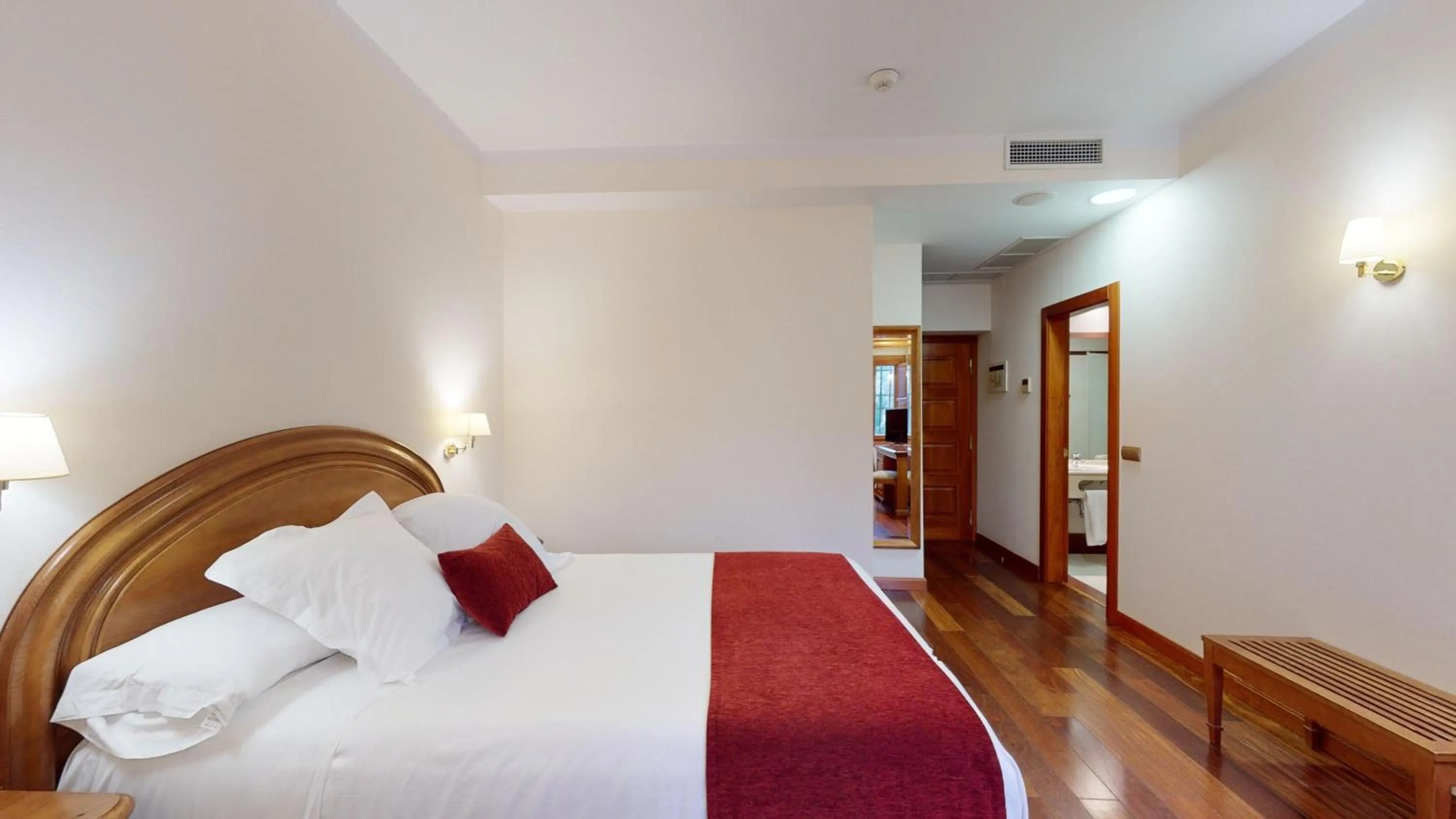Photo of the whole room, Bed in AZZ Peñafiel Las Claras Hotel & Spa