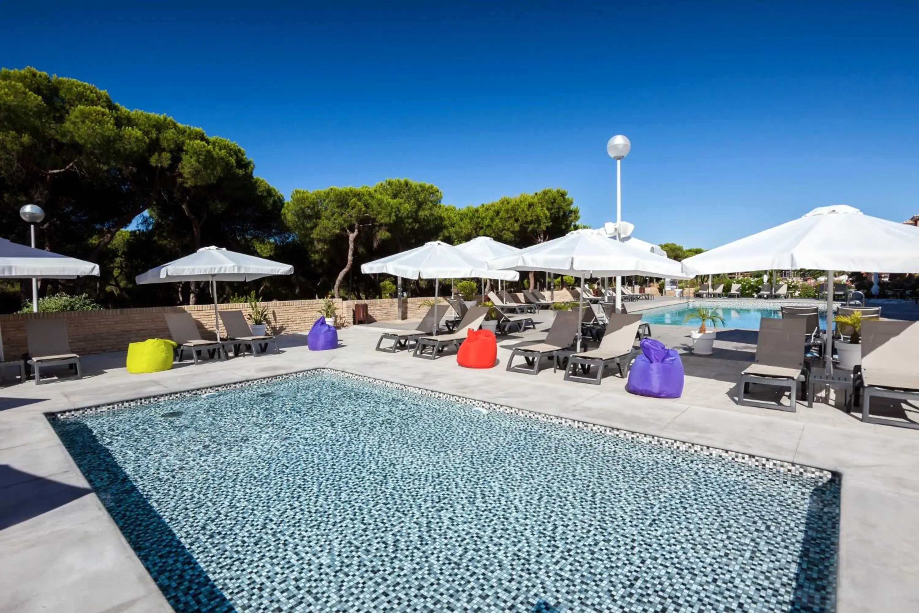 Swimming pool in Barceló Punta Umbría Beach Resort Swimming pool in Barceló Punta Umbría Beach Resort