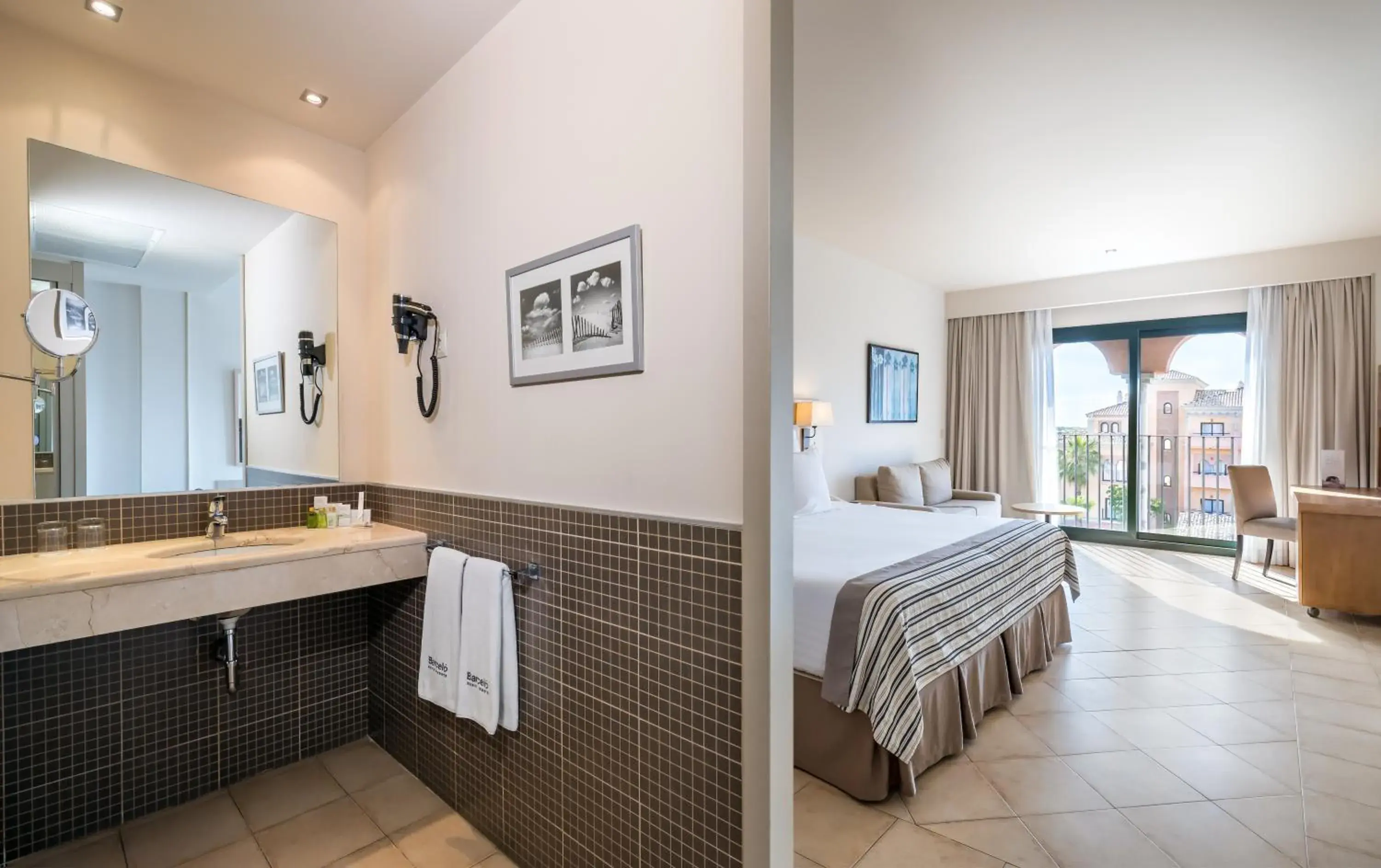 Toilet, Bed in Barceló Punta Umbría Beach Resort Toilet, Bed in Barceló Punta Umbría Beach Resort