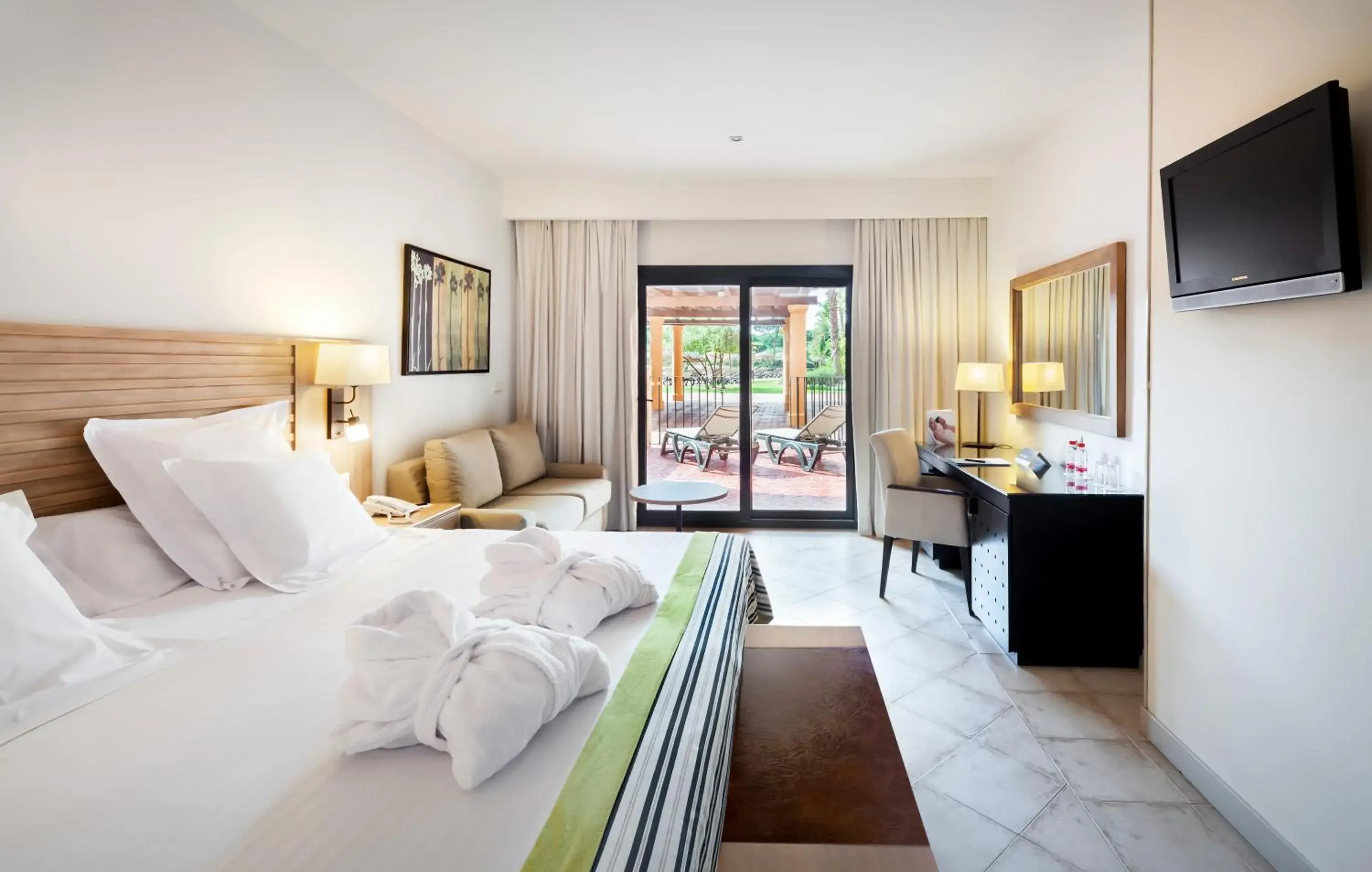 Bedroom, Bed in Barceló Punta Umbría Beach Resort Bedroom, Bed in Barceló Punta Umbría Beach Resort