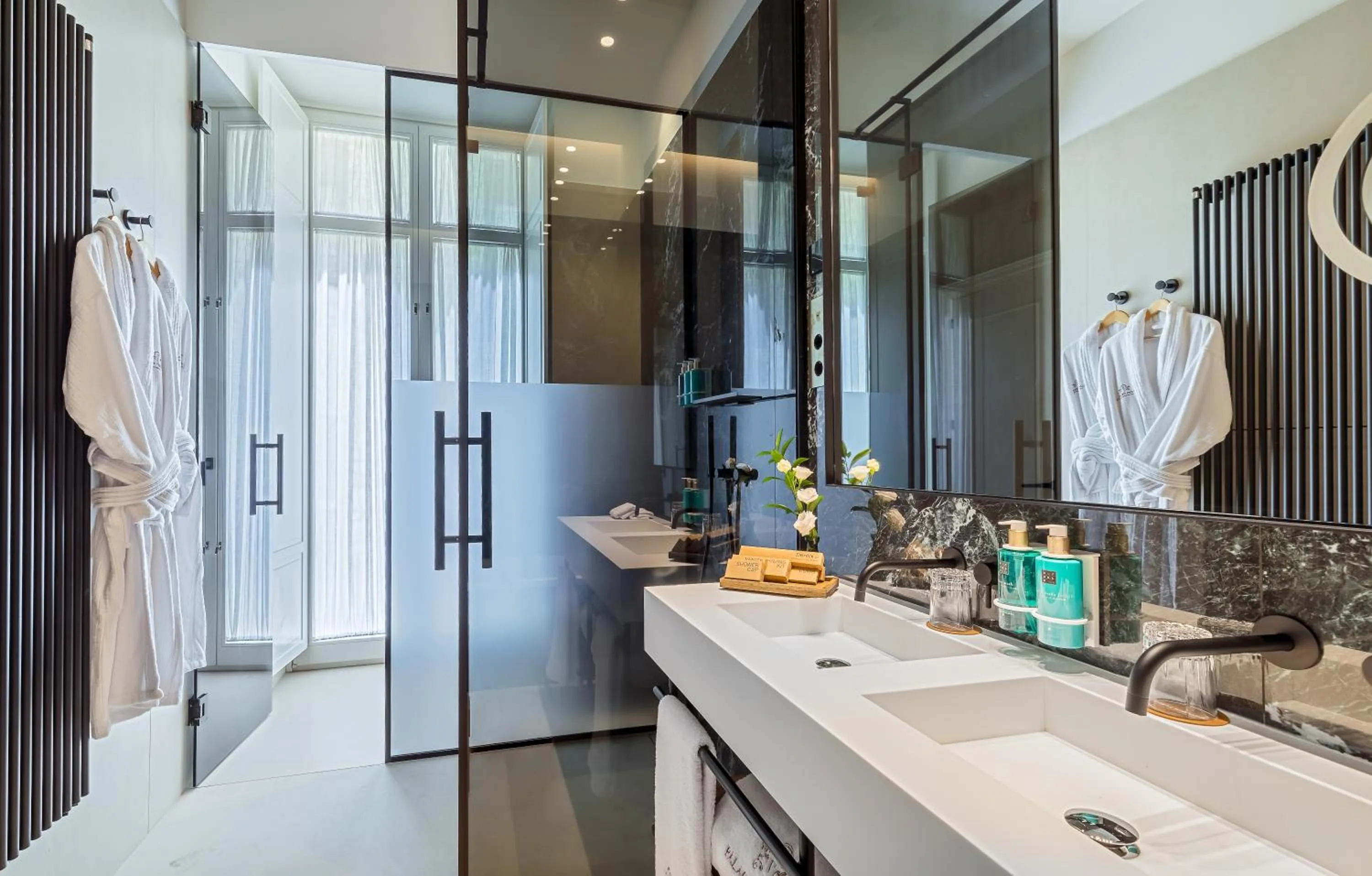 Bathroom in Palacio Gran Vía, a Royal Hideaway Hotel