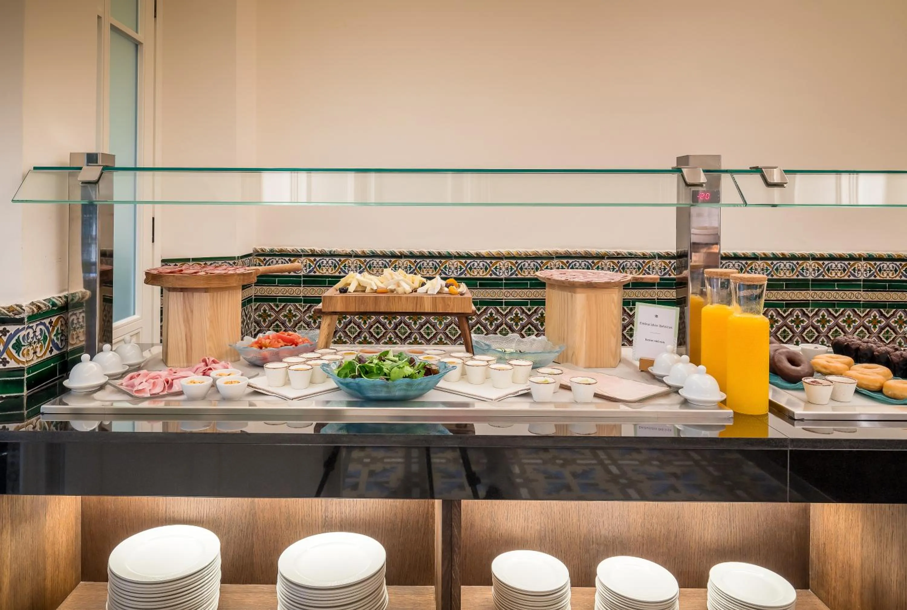 Food and drinks in Palacio Gran Vía, a Royal Hideaway Hotel