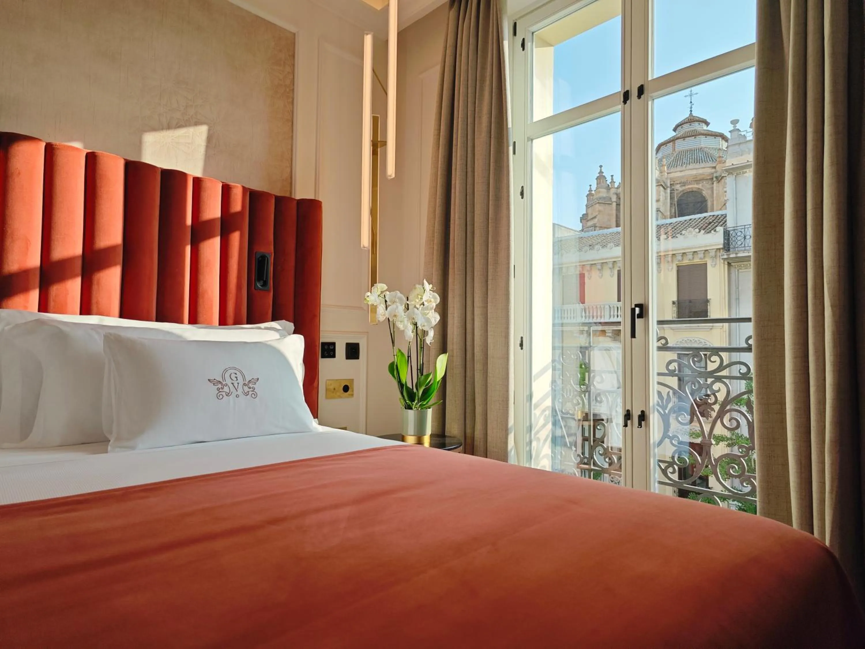 Bed in Palacio Gran Vía, a Royal Hideaway Hotel