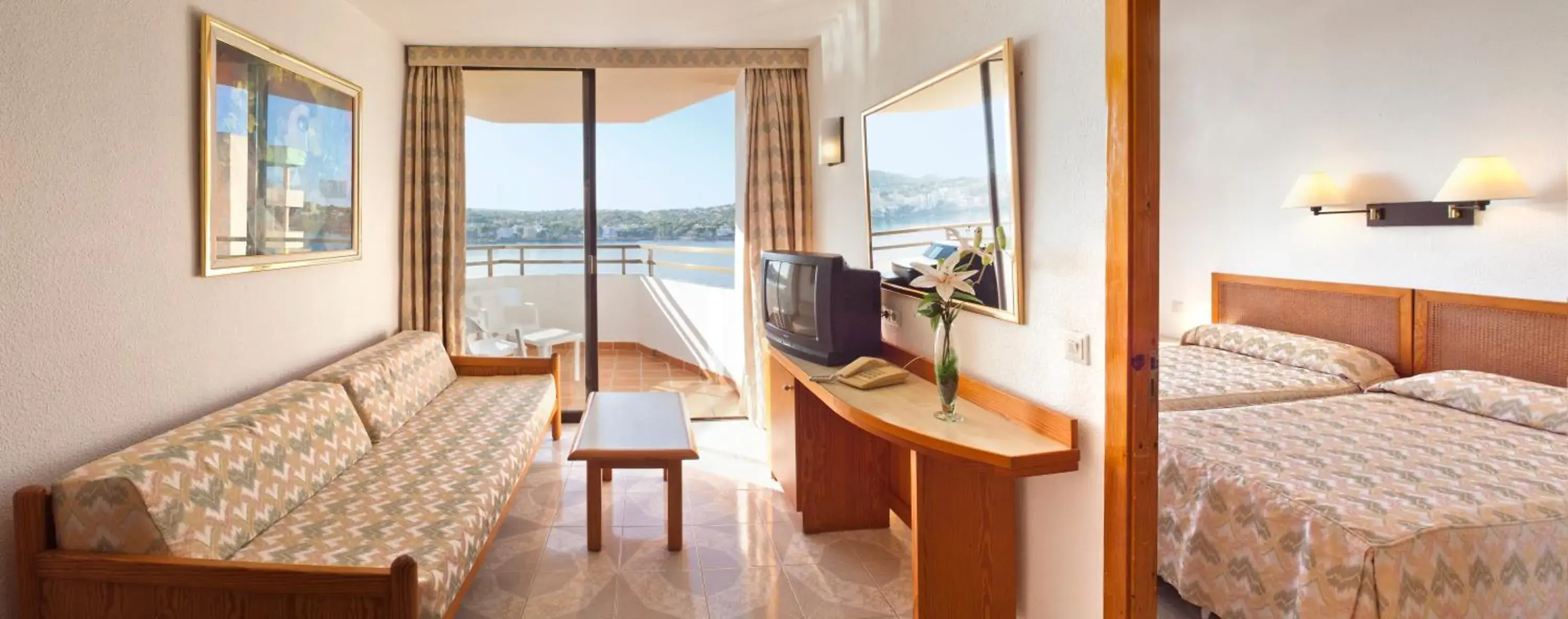 Photo of the whole room, Bed in TRH Jardín Del Mar Photo of the whole room, Bed in TRH Jardín Del Mar