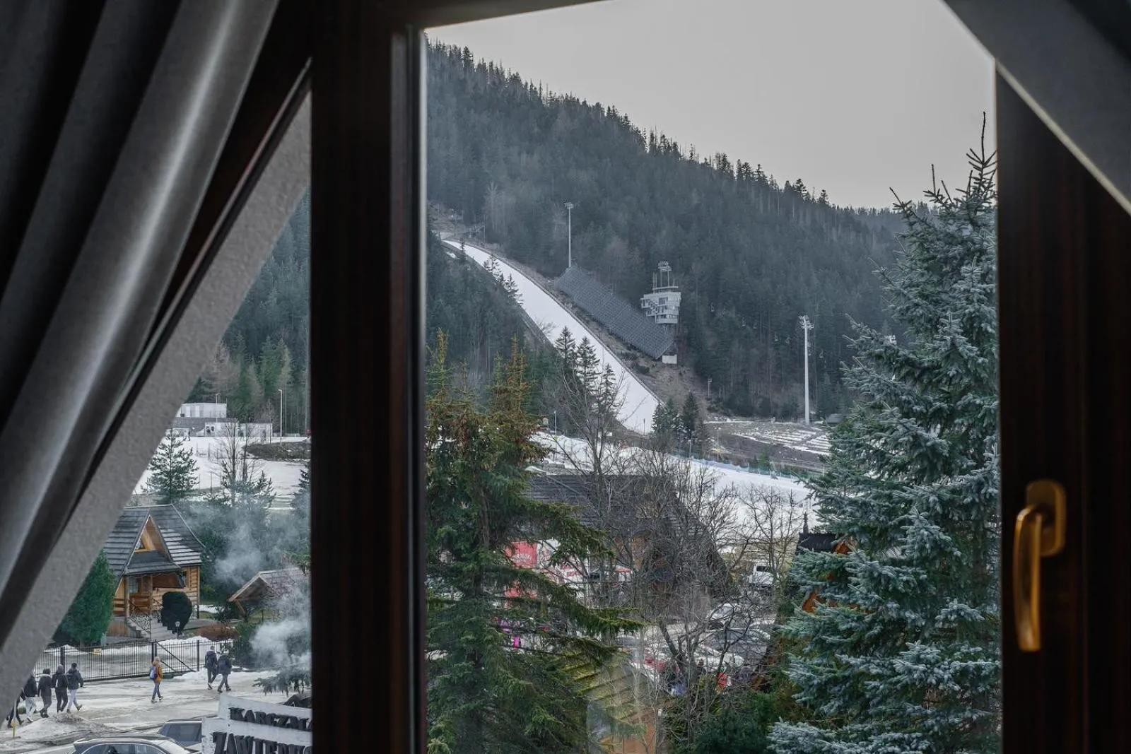 Day in Wielka Krokiew Residence&SPA - Zakopane - JACUZZI, SAUNA, TĘŻNIA SOLANKOWA, SPA, GRILL