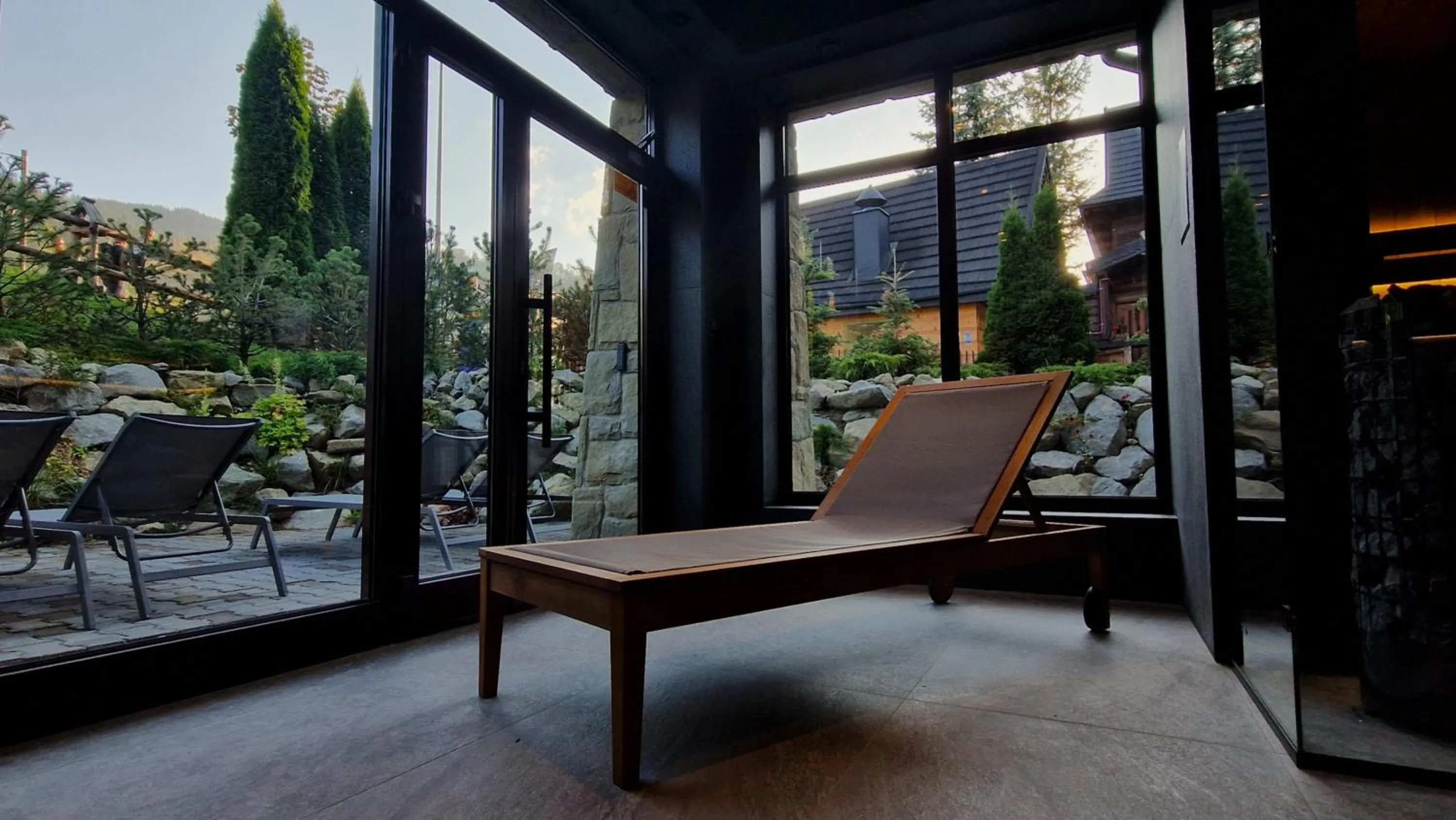 Patio in Wielka Krokiew Residence&SPA - Zakopane - JACUZZI, SAUNA, TĘŻNIA SOLANKOWA, SPA, GRILL