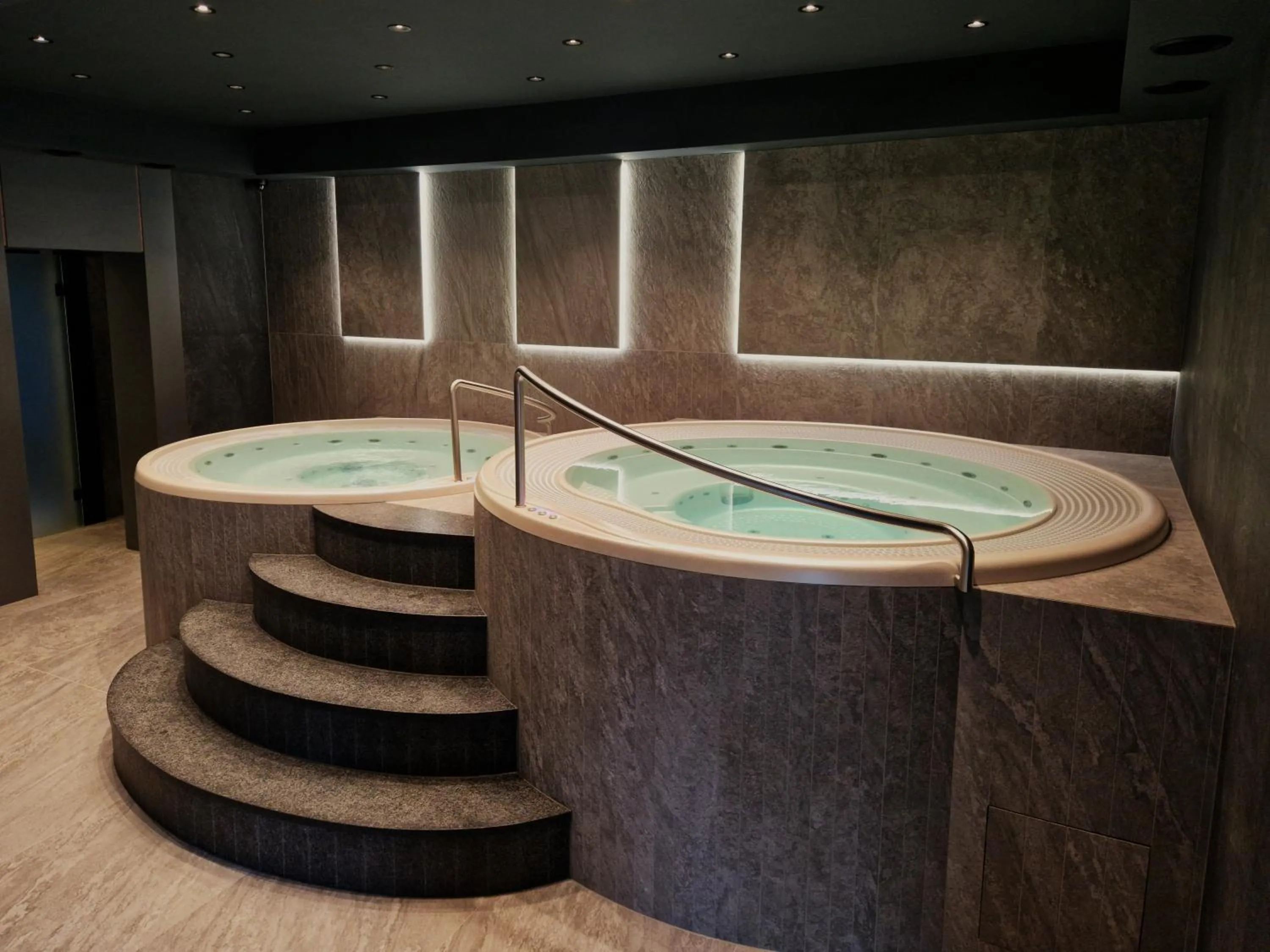Hot Tub in Wielka Krokiew Residence&SPA - Zakopane - JACUZZI, SAUNA, TĘŻNIA SOLANKOWA, SPA, GRILL