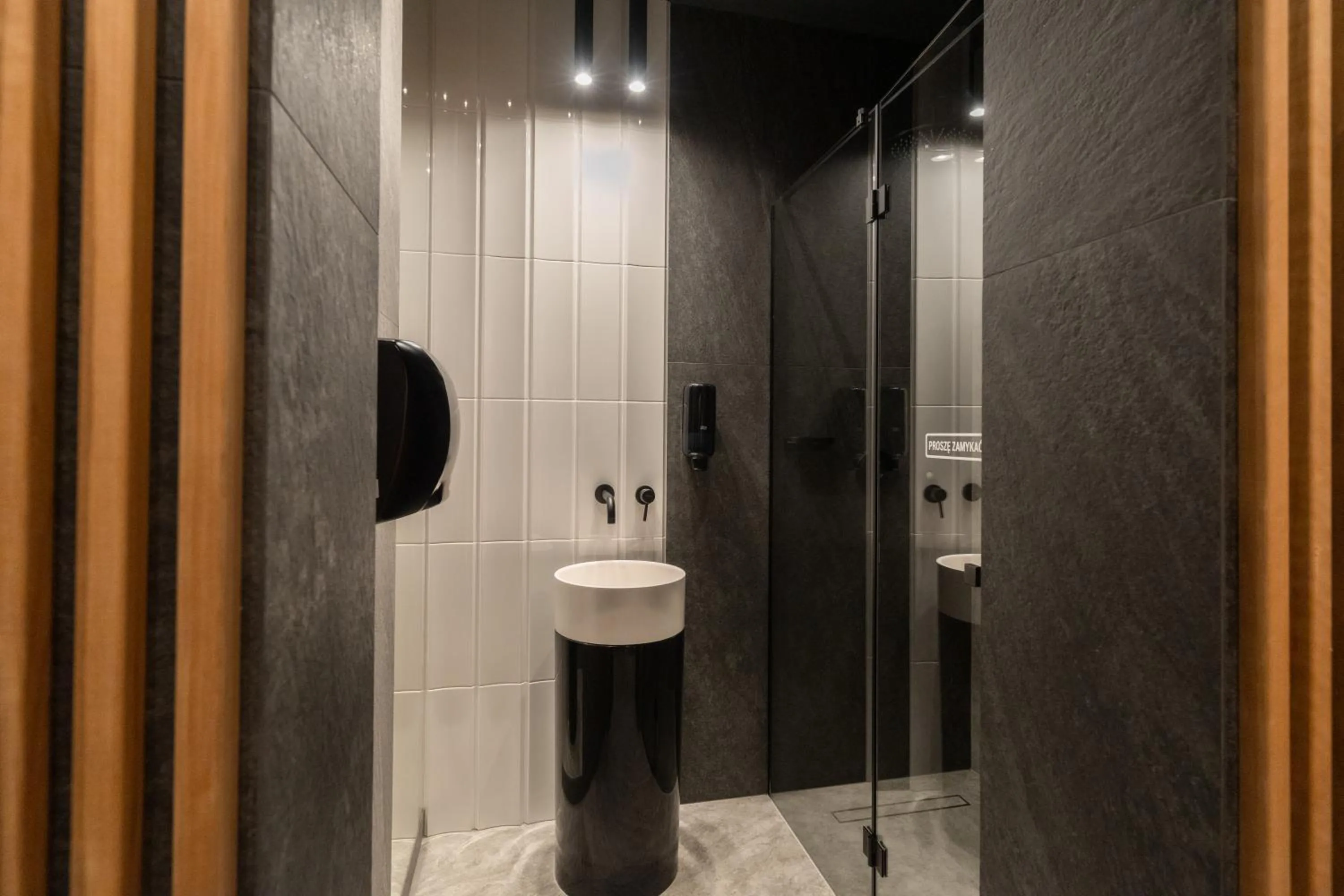 Shower in Wielka Krokiew Residence&SPA - Zakopane - JACUZZI, SAUNA, TĘŻNIA SOLANKOWA, SPA, GRILL