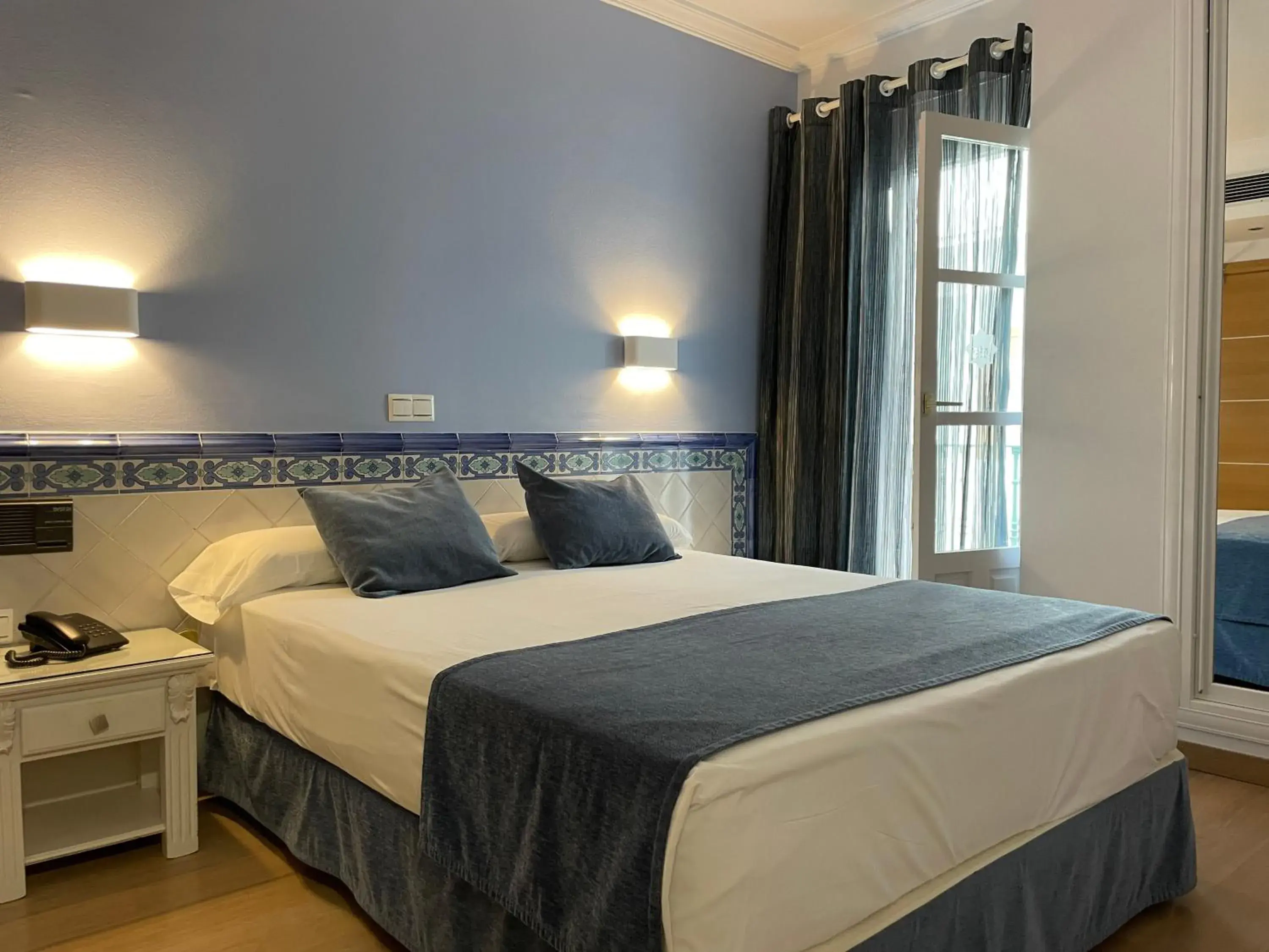 Photo of the whole room, Bed in Hotel Plaza Cavana Photo of the whole room, Bed in Hotel Plaza Cavana