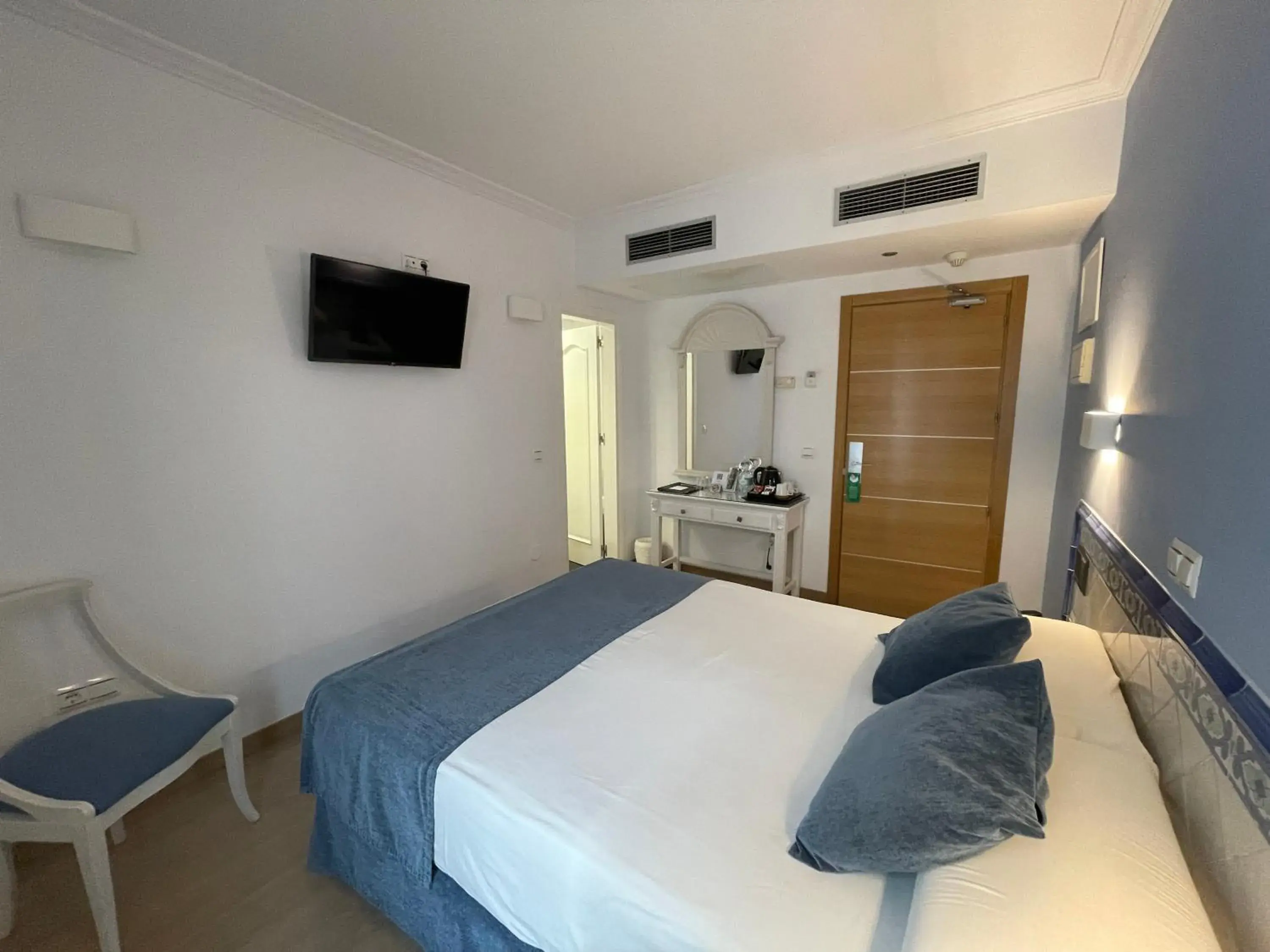 Photo of the whole room, Bed in Hotel Plaza Cavana Photo of the whole room, Bed in Hotel Plaza Cavana