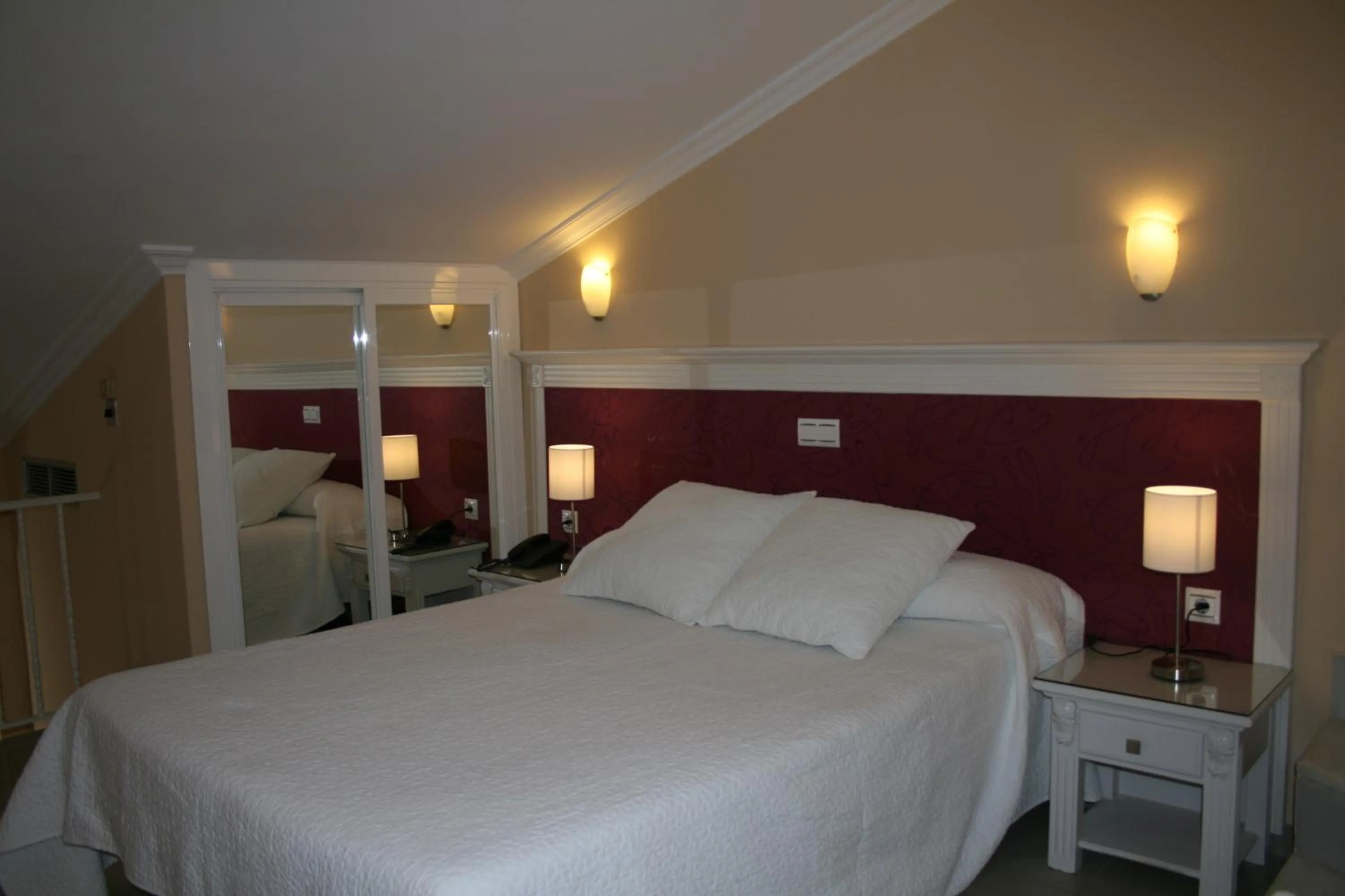 Bed in Hotel Plaza Cavana