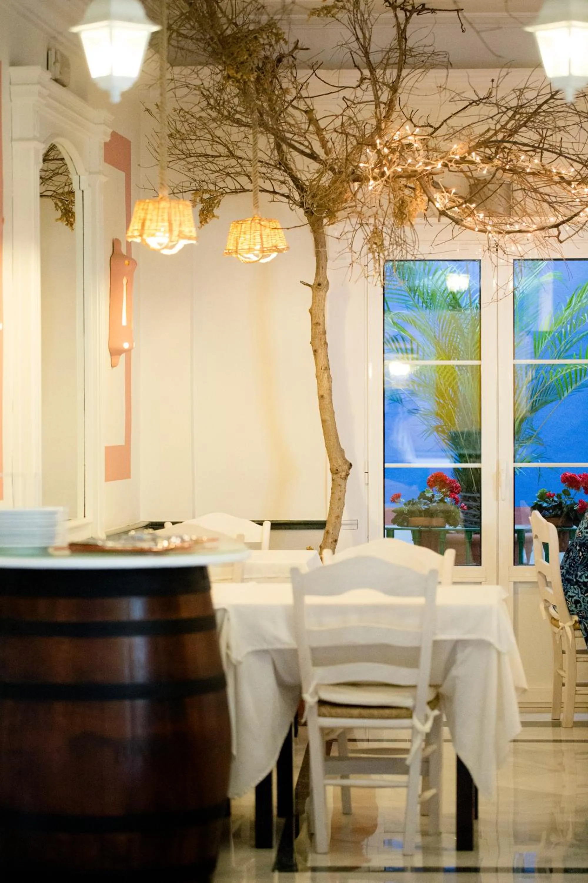 Restaurant/places to eat in Hotel Plaza Cavana