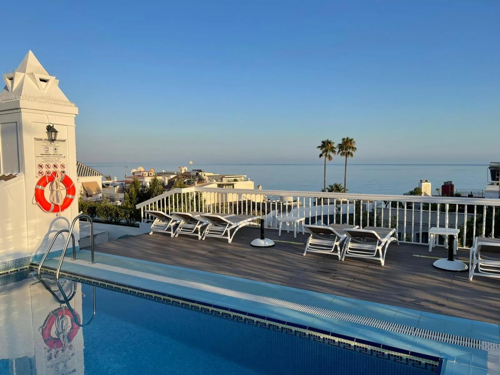 Swimming pool in Hotel Plaza Cavana