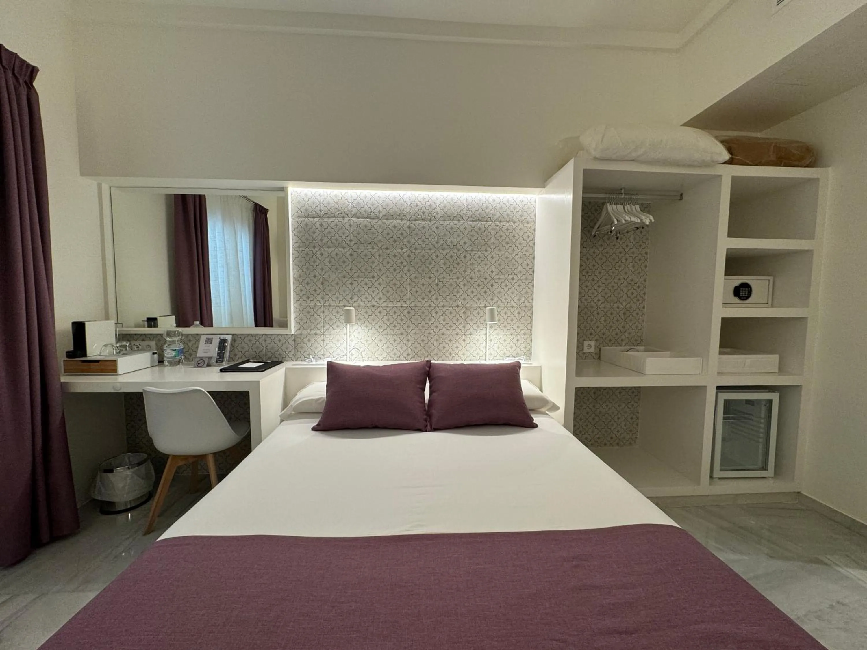 Photo of the whole room, Bed in Hotel Plaza Cavana