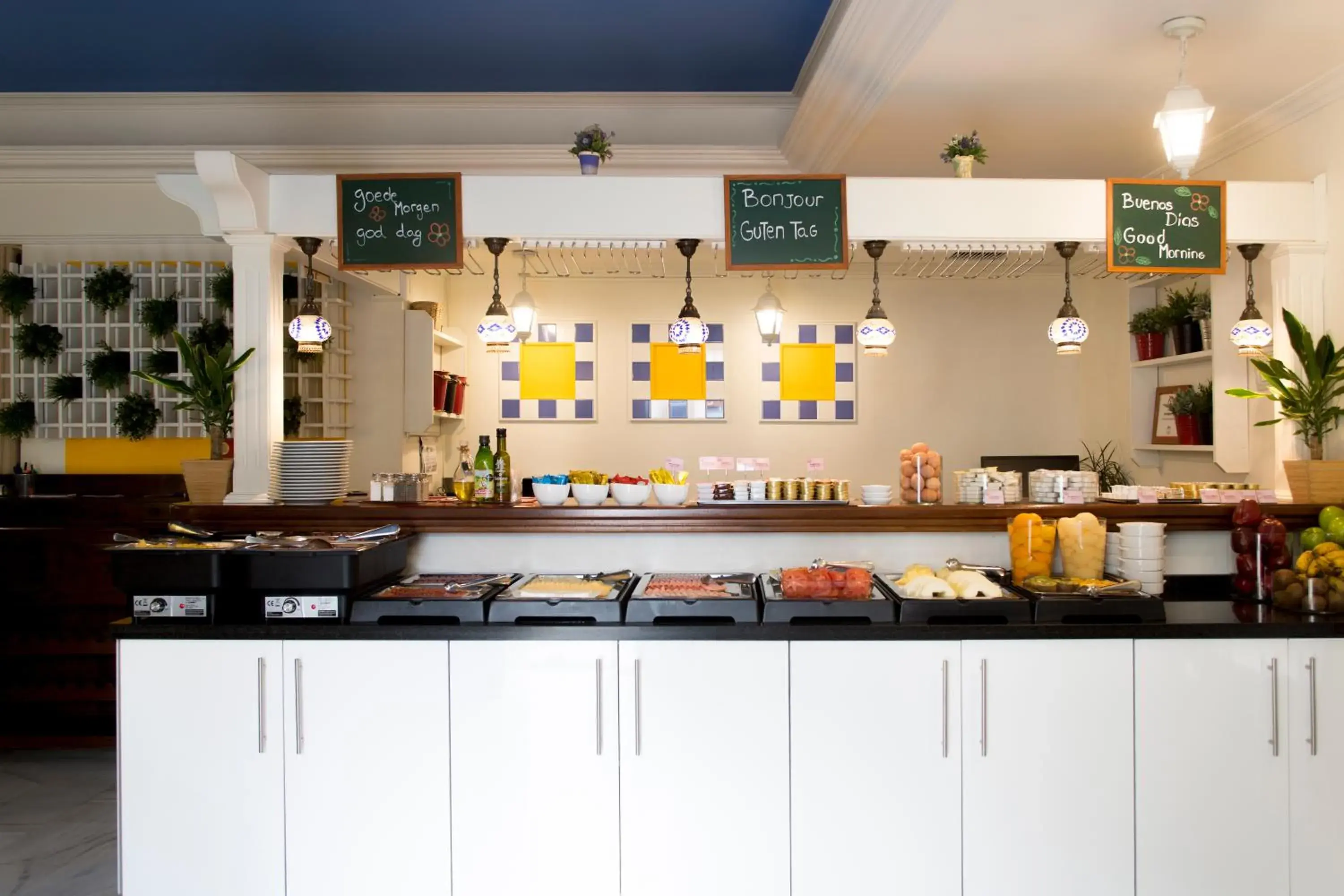 Food and drinks in Hotel Plaza Cavana Food and drinks in Hotel Plaza Cavana