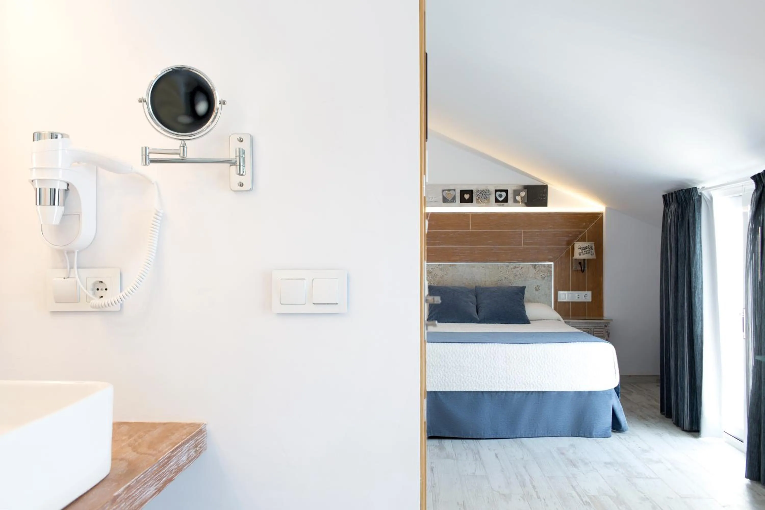 Photo of the whole room, Bed in Hotel Plaza Cavana