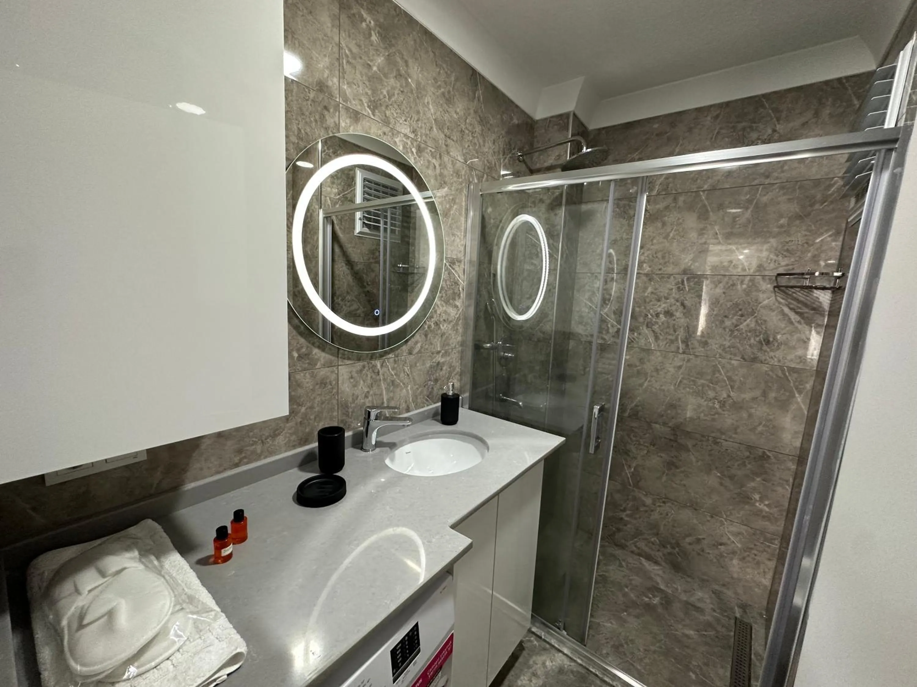 Shower in Rose Plus Residence