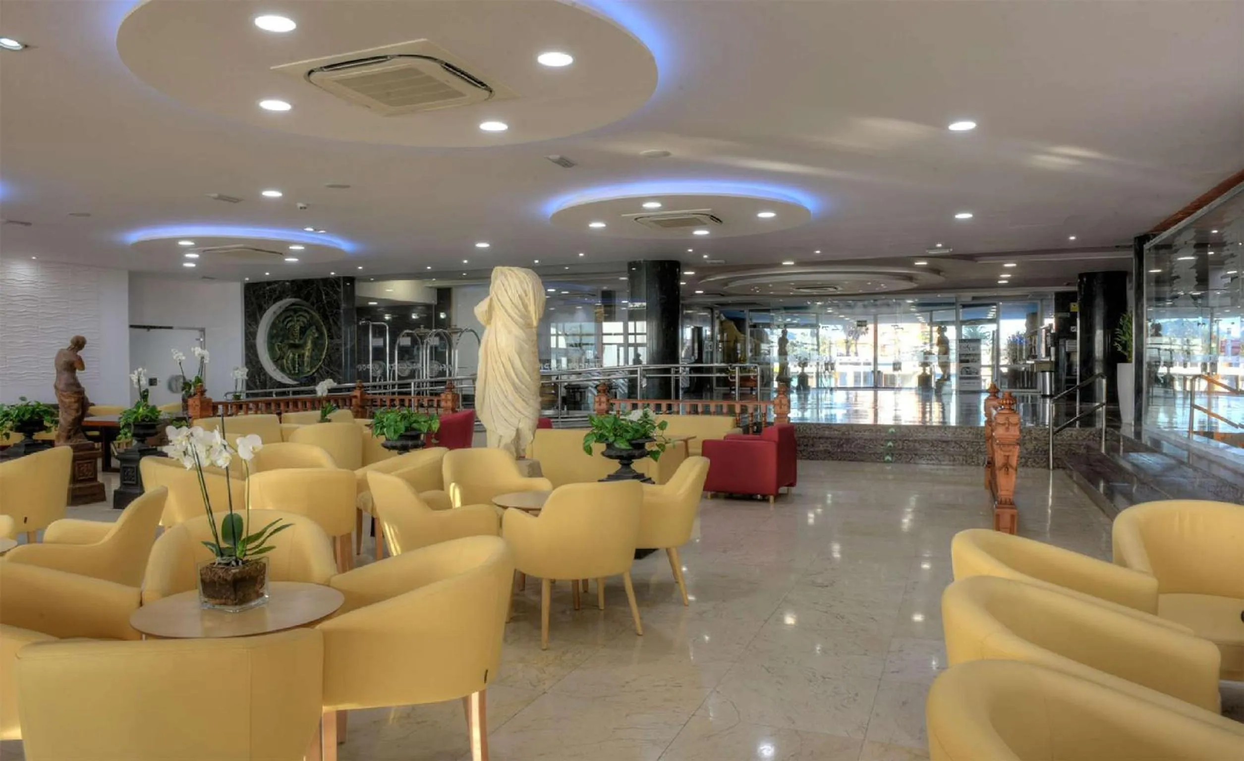 Communal lounge/ TV room in Hotel & Spa Entremares