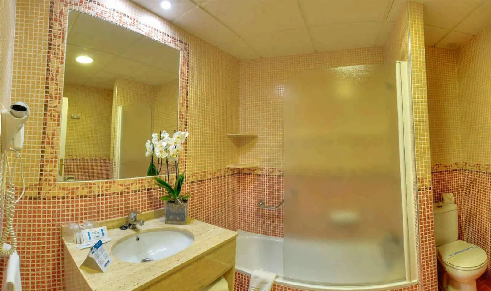 Bathroom in Hotel & Spa Entremares