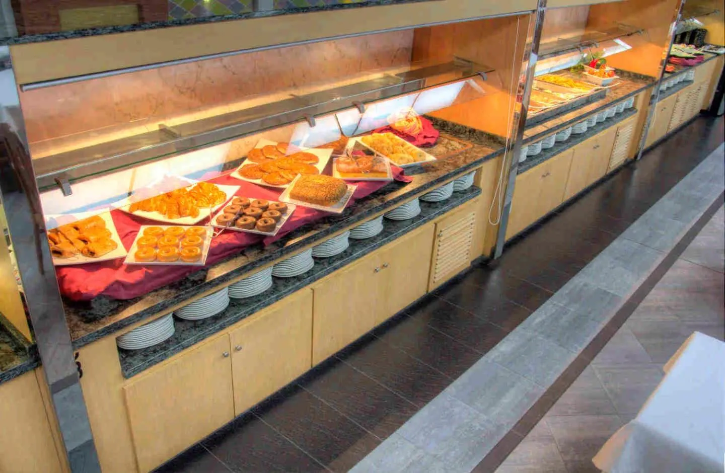 Buffet breakfast in Hotel & Spa Entremares