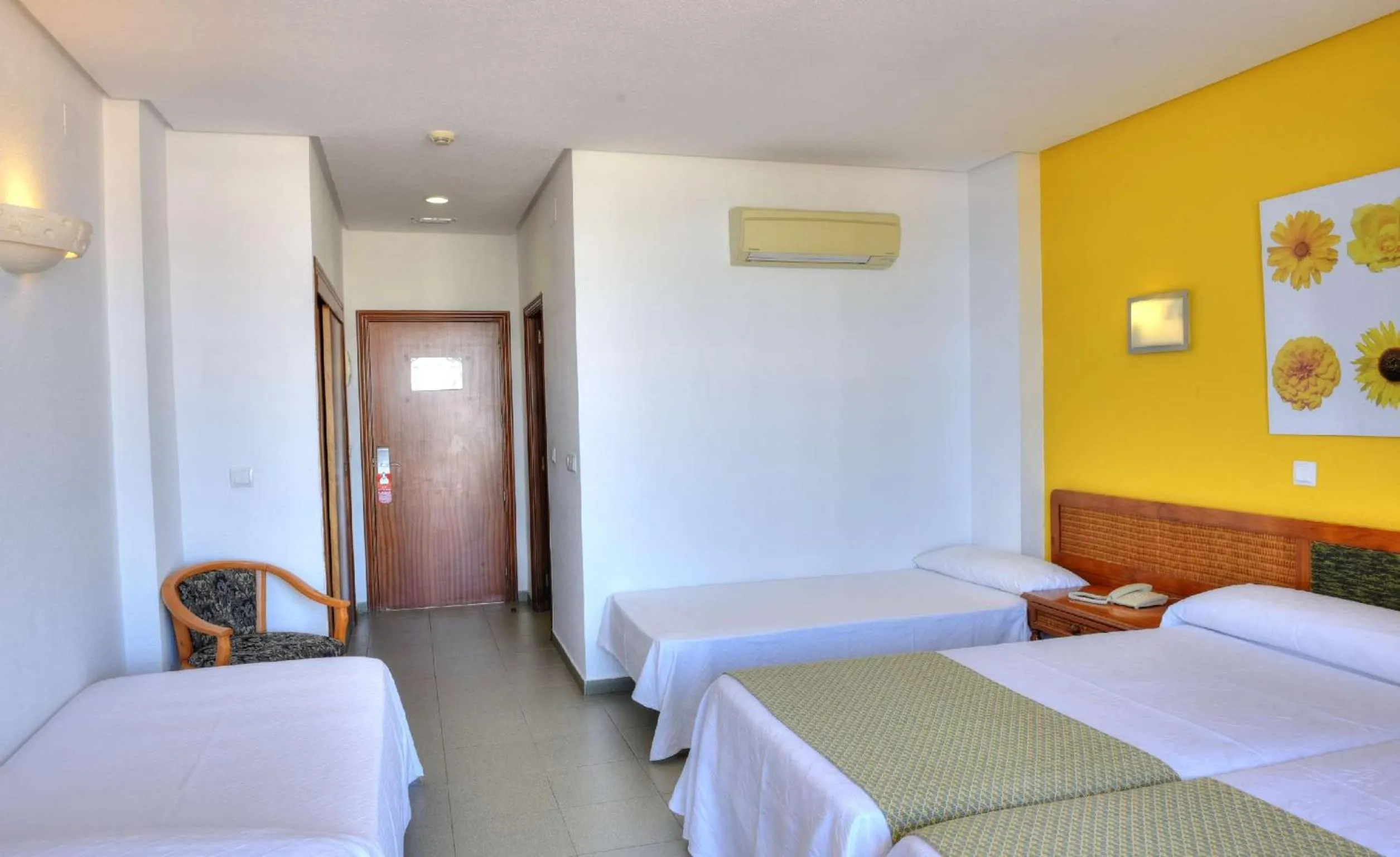 Photo of the whole room, Bed in Hotel & Spa Entremares