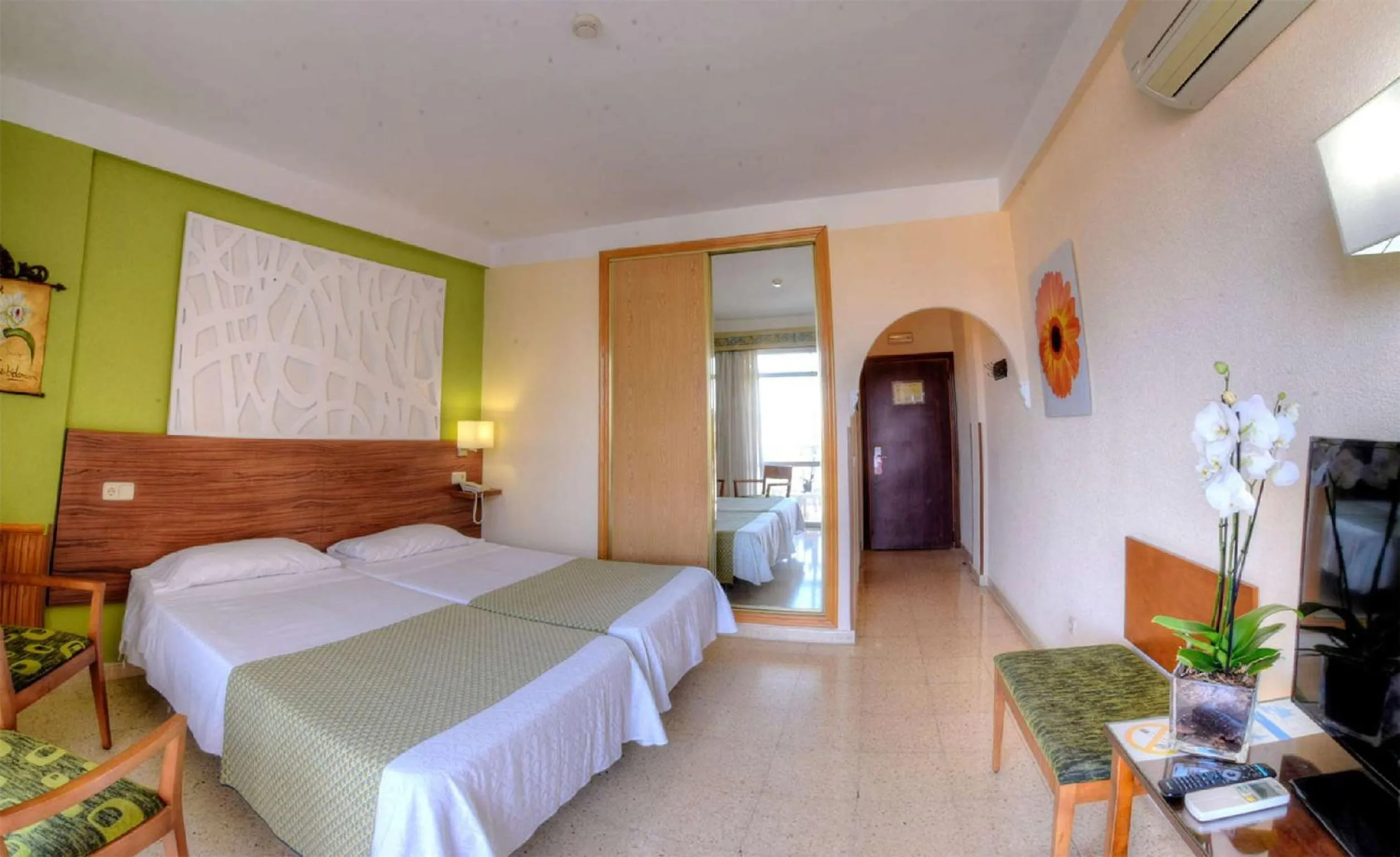 Bedroom, Bed in Hotel & Spa Entremares