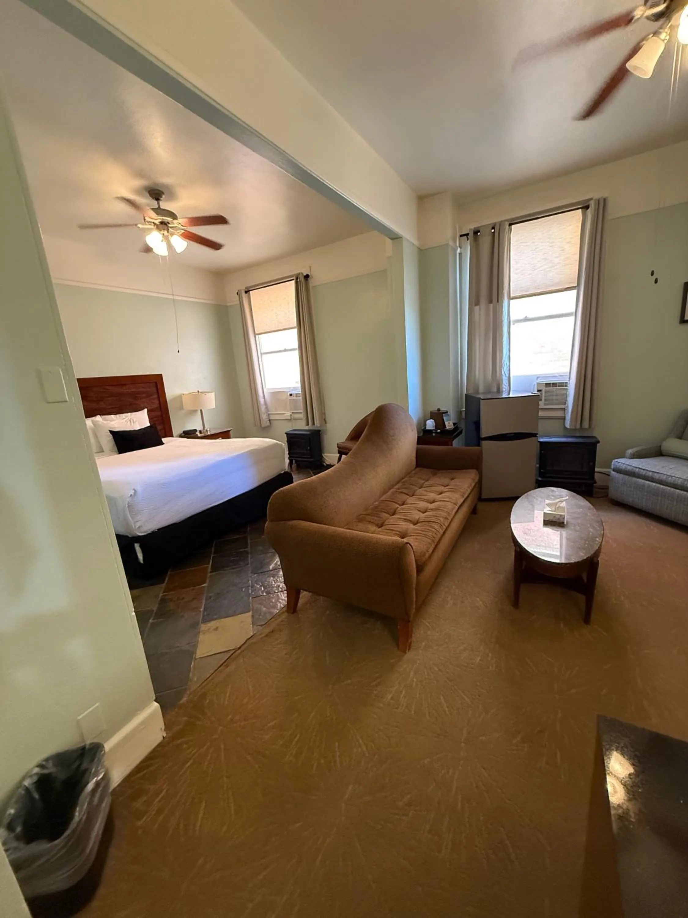 Living room, Bed in The Gadsden Hotel