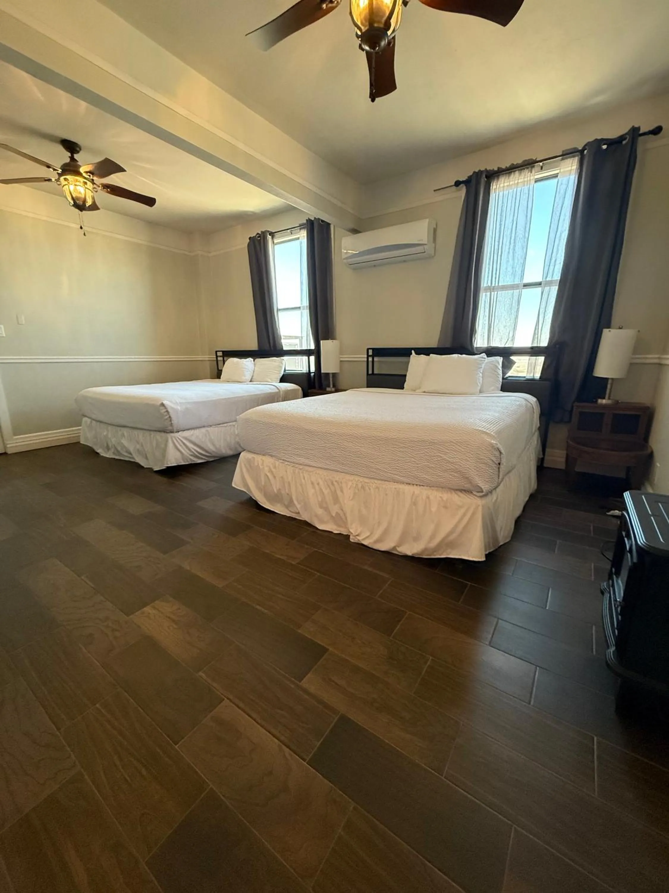 Photo of the whole room, Bed in The Gadsden Hotel