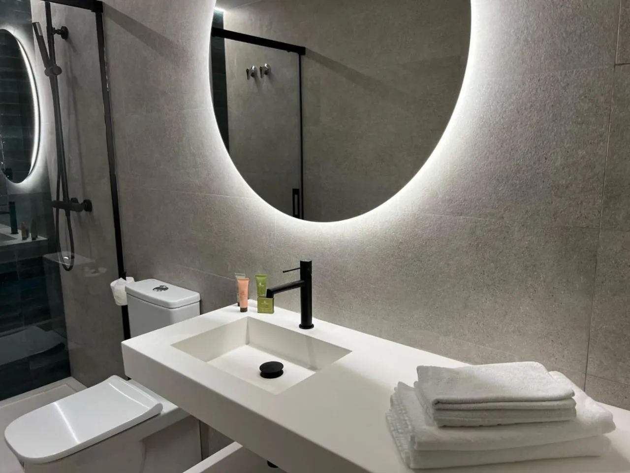 Bathroom in Hotel Noy