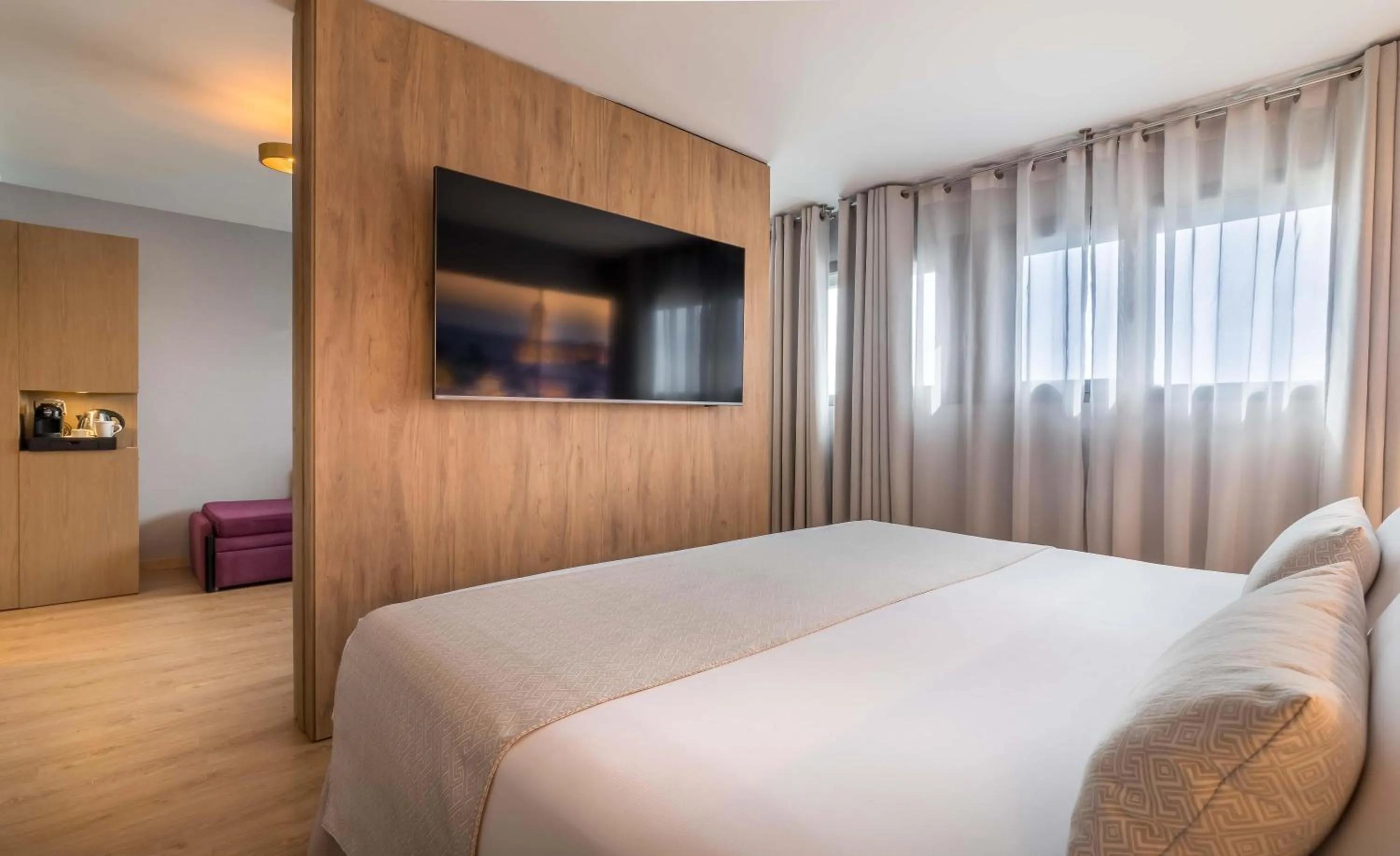 Photo of the whole room, Bed in Barceló Malaga