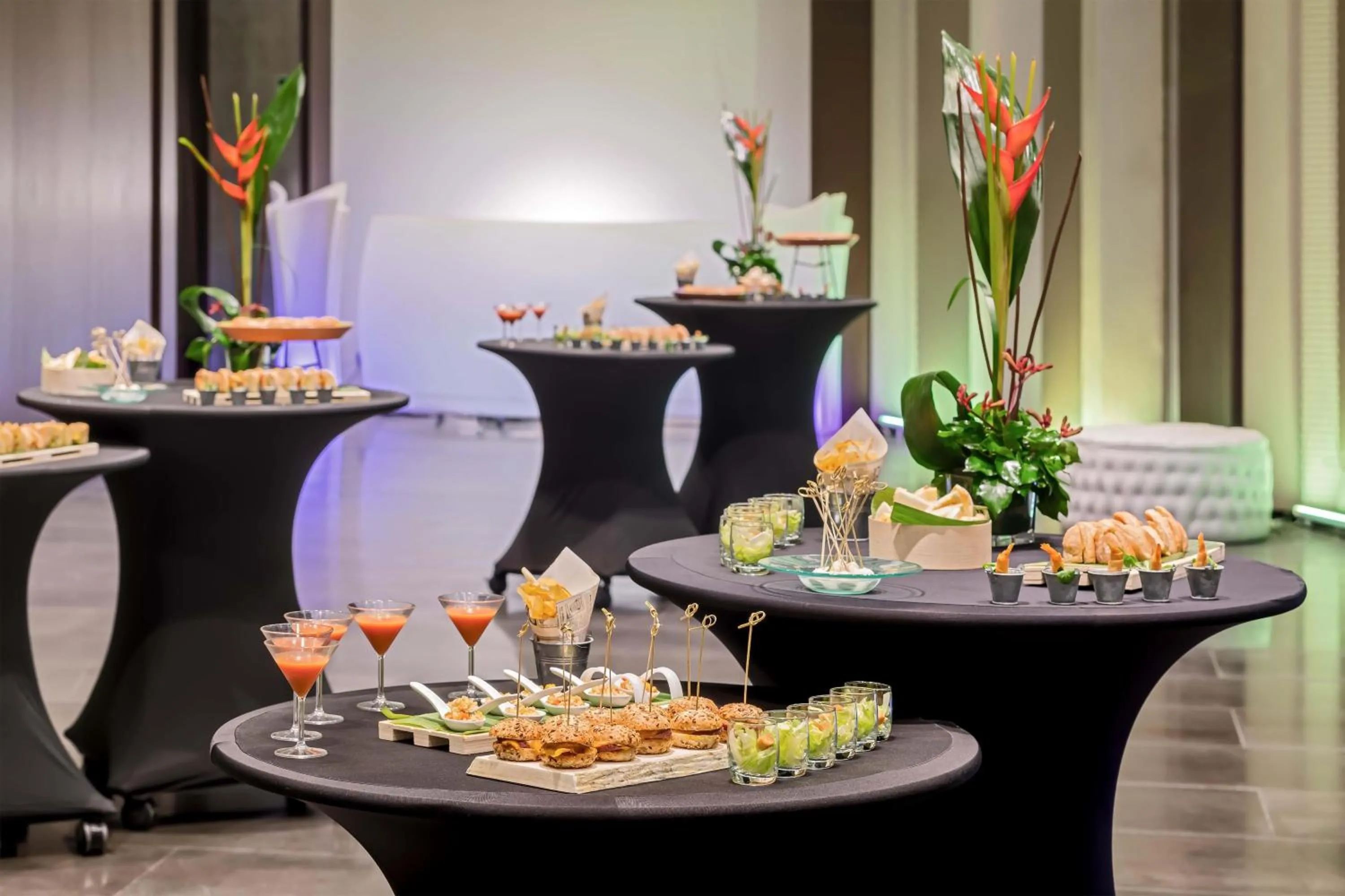 Restaurant/places to eat in Barceló Malaga