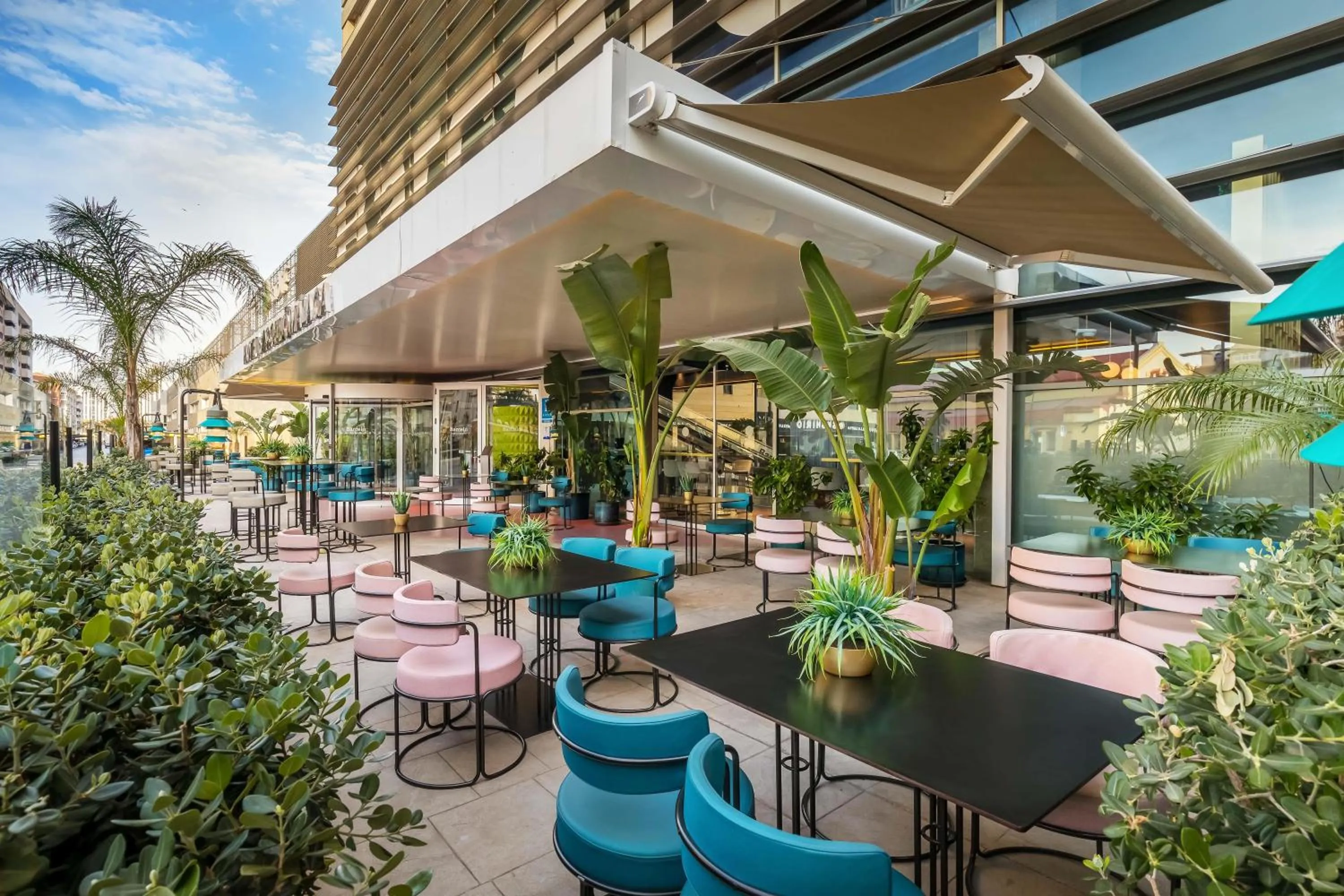 Restaurant/places to eat in Barceló Malaga