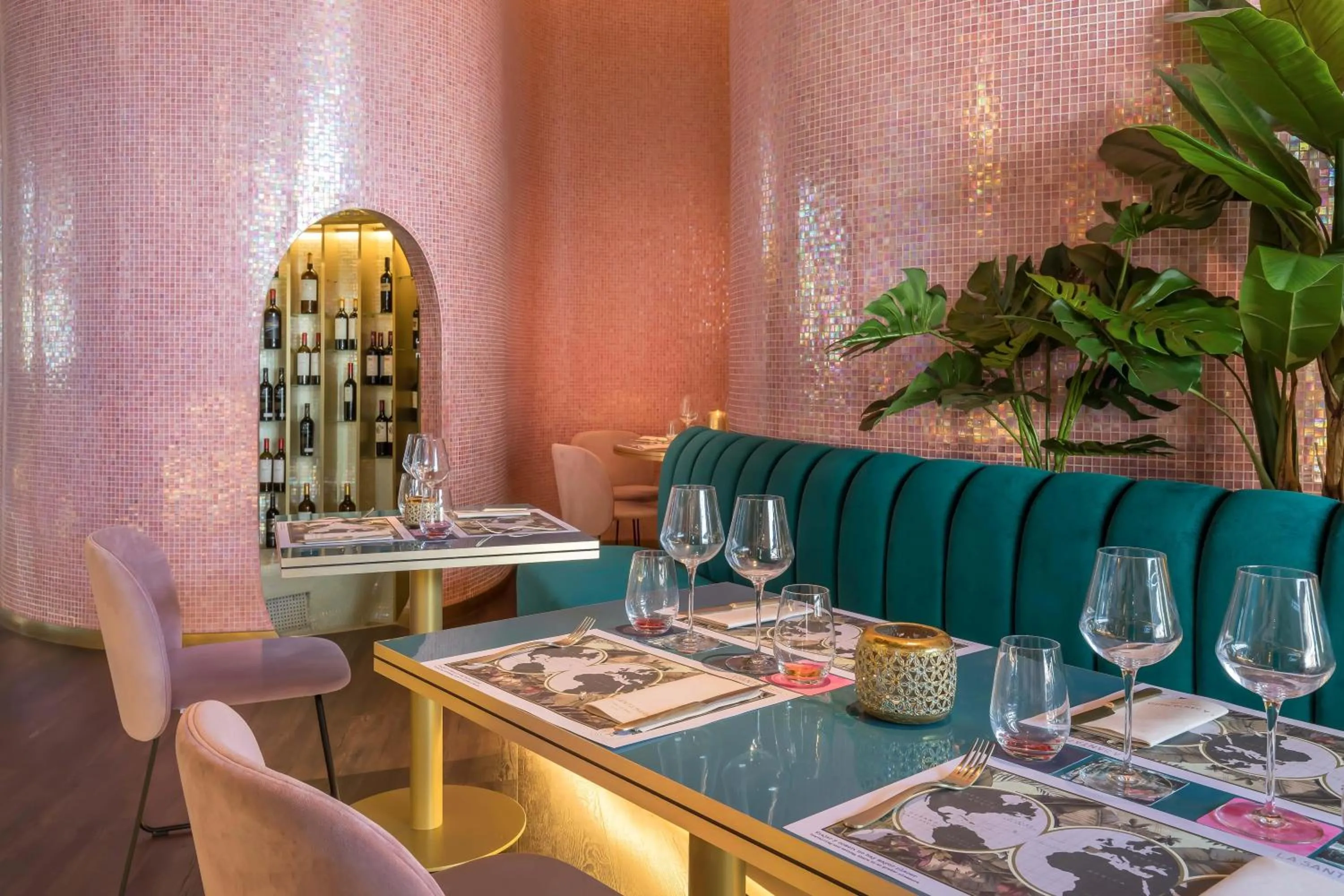 Restaurant/places to eat in Barceló Malaga