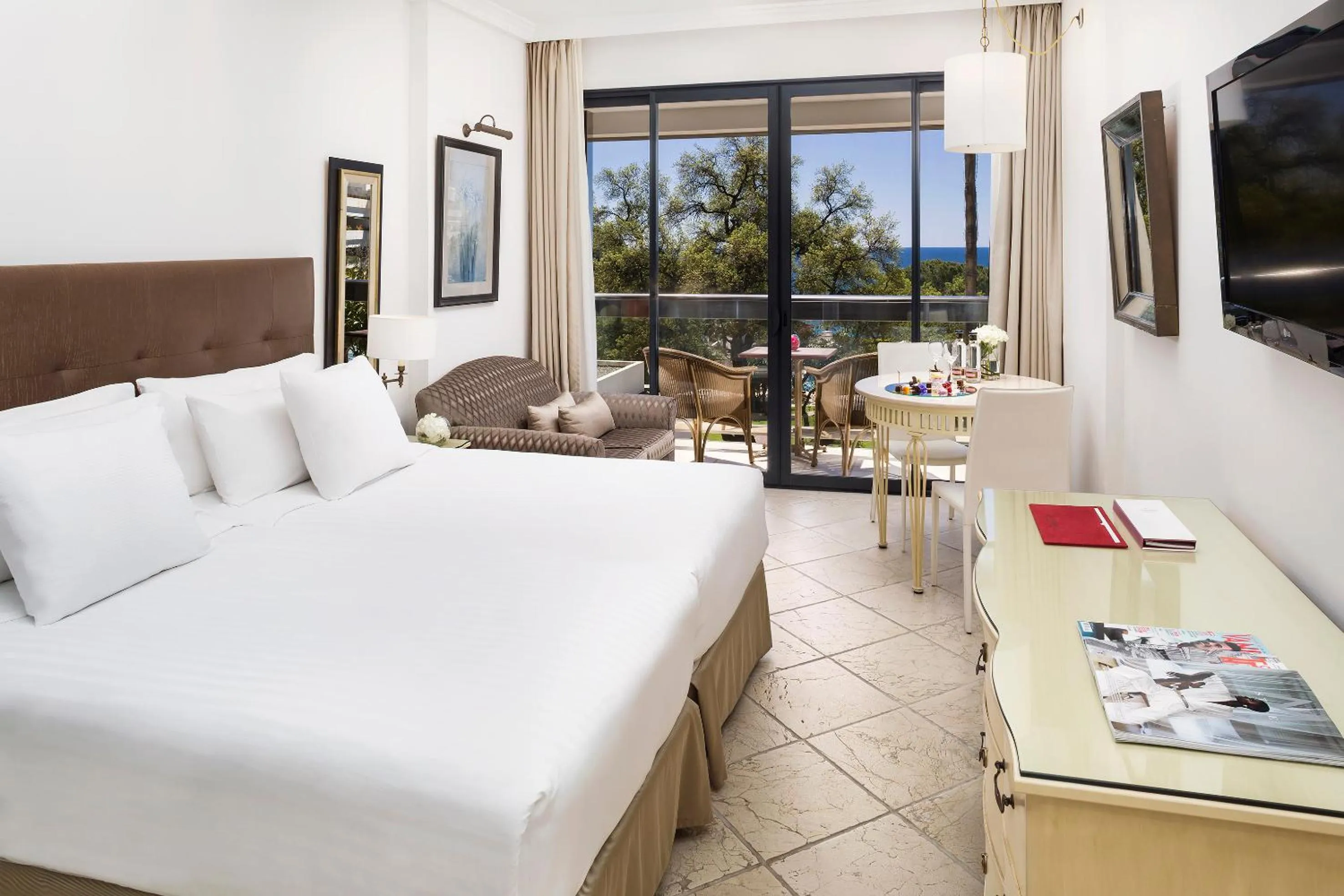 Bed in Hotel Don Pepe Gran Meliá