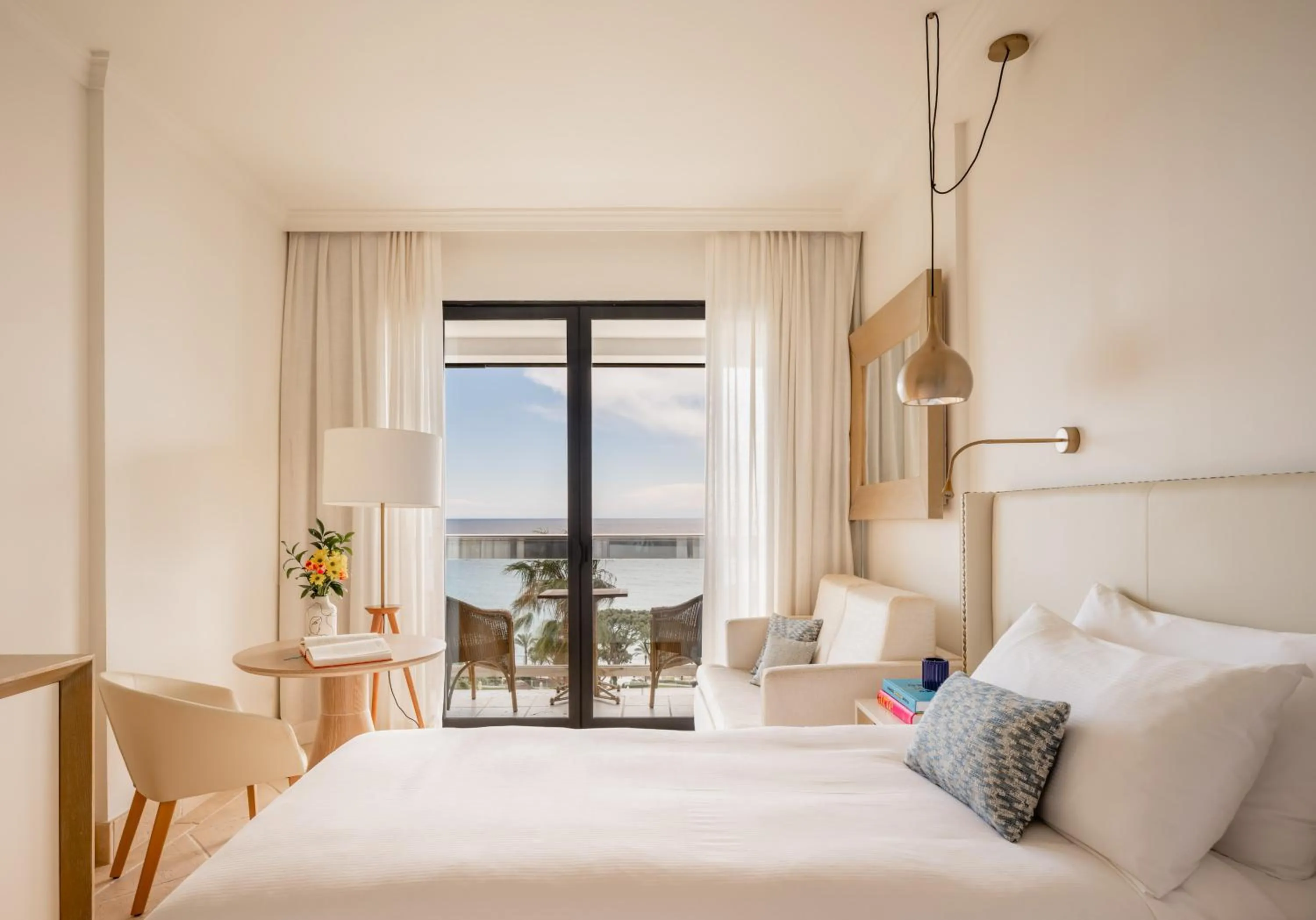 Bed in Hotel Don Pepe Gran Meliá