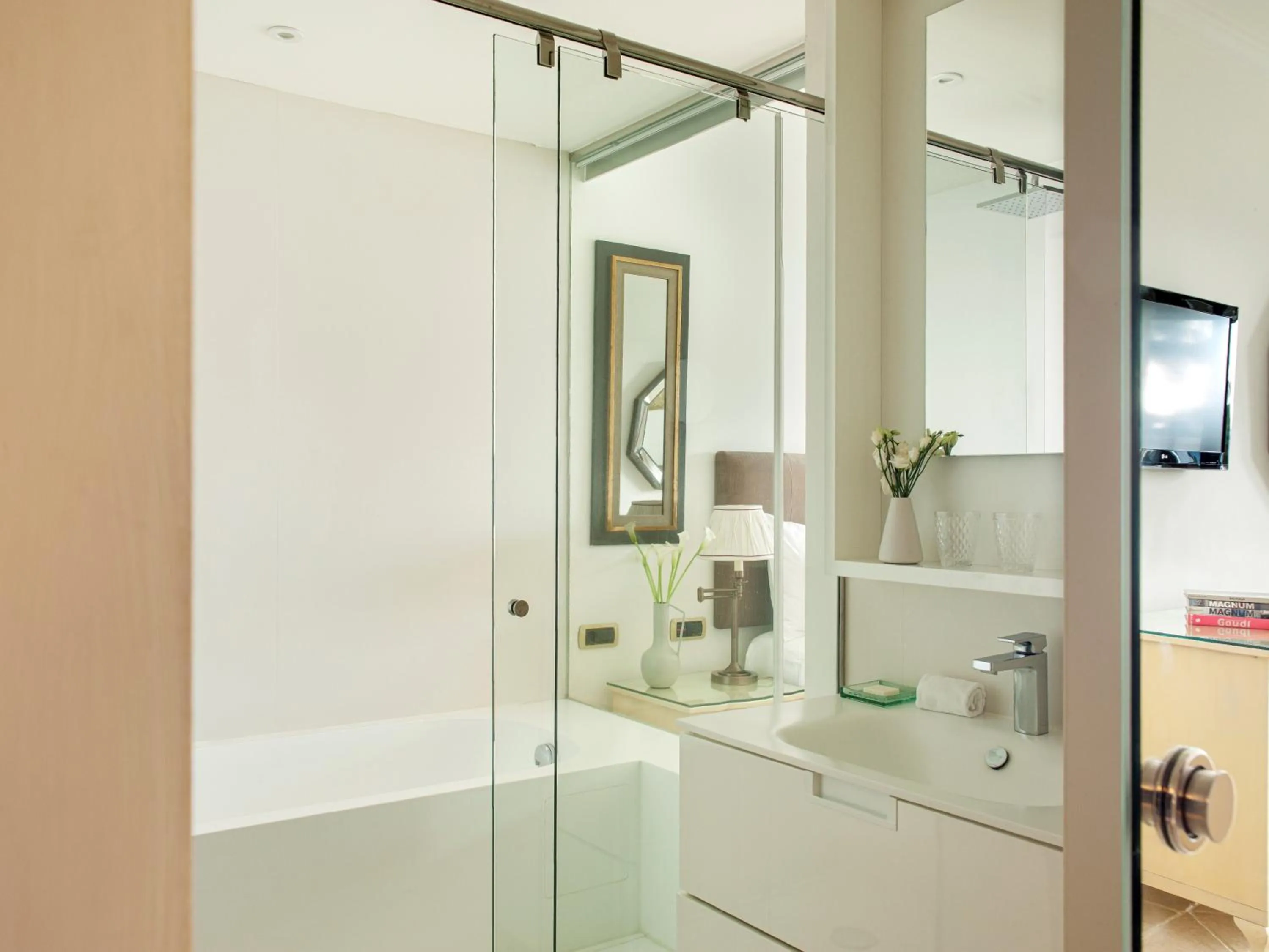 Shower in Hotel Don Pepe Gran Meliá