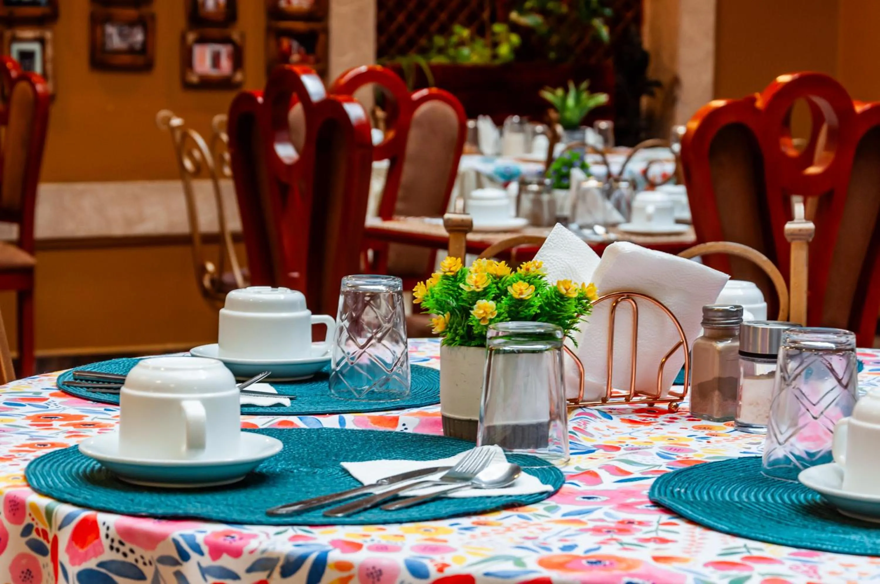 Restaurant/places to eat in Hotel Campanario