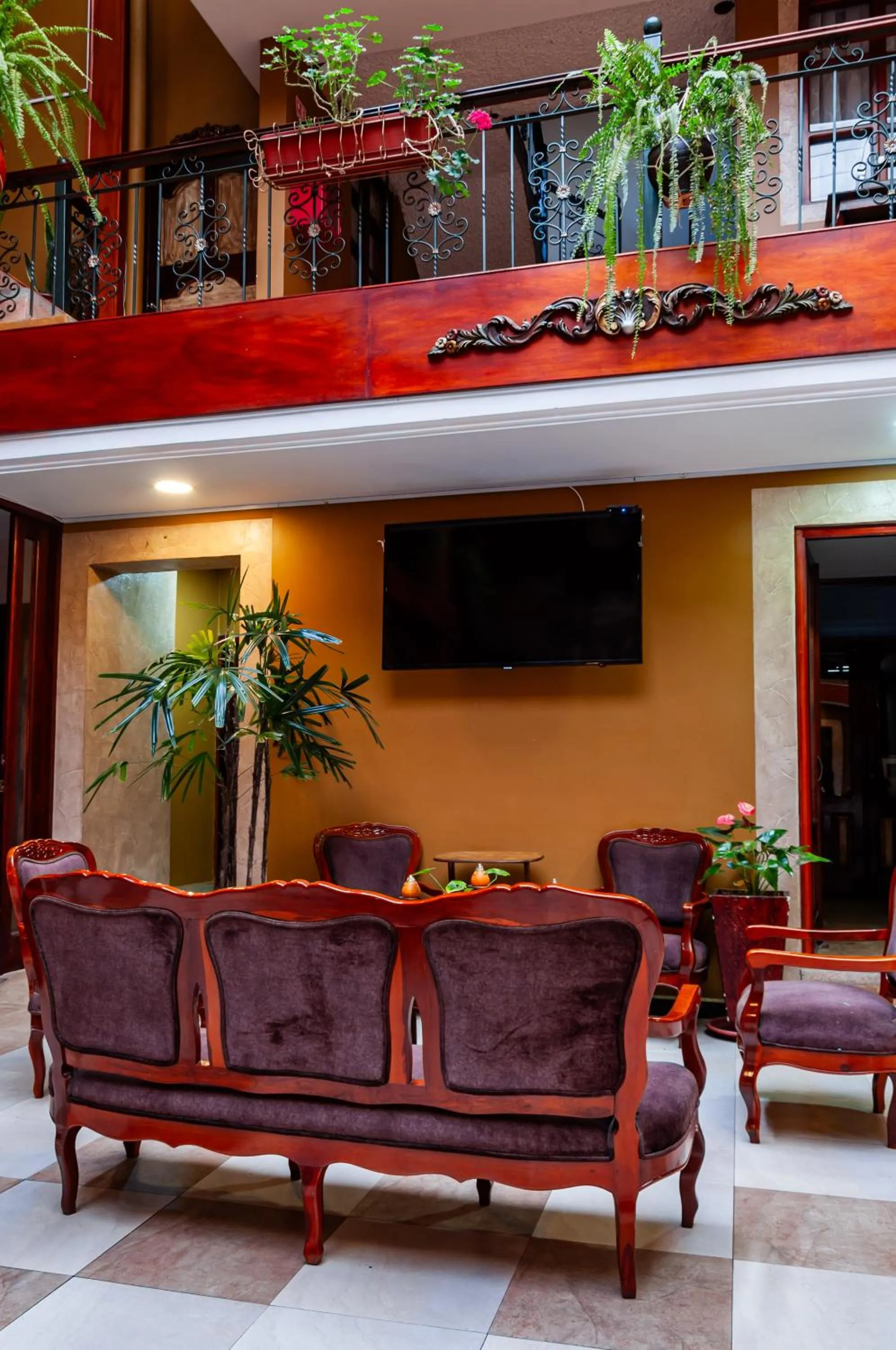 Communal lounge/ TV room in Hotel Campanario