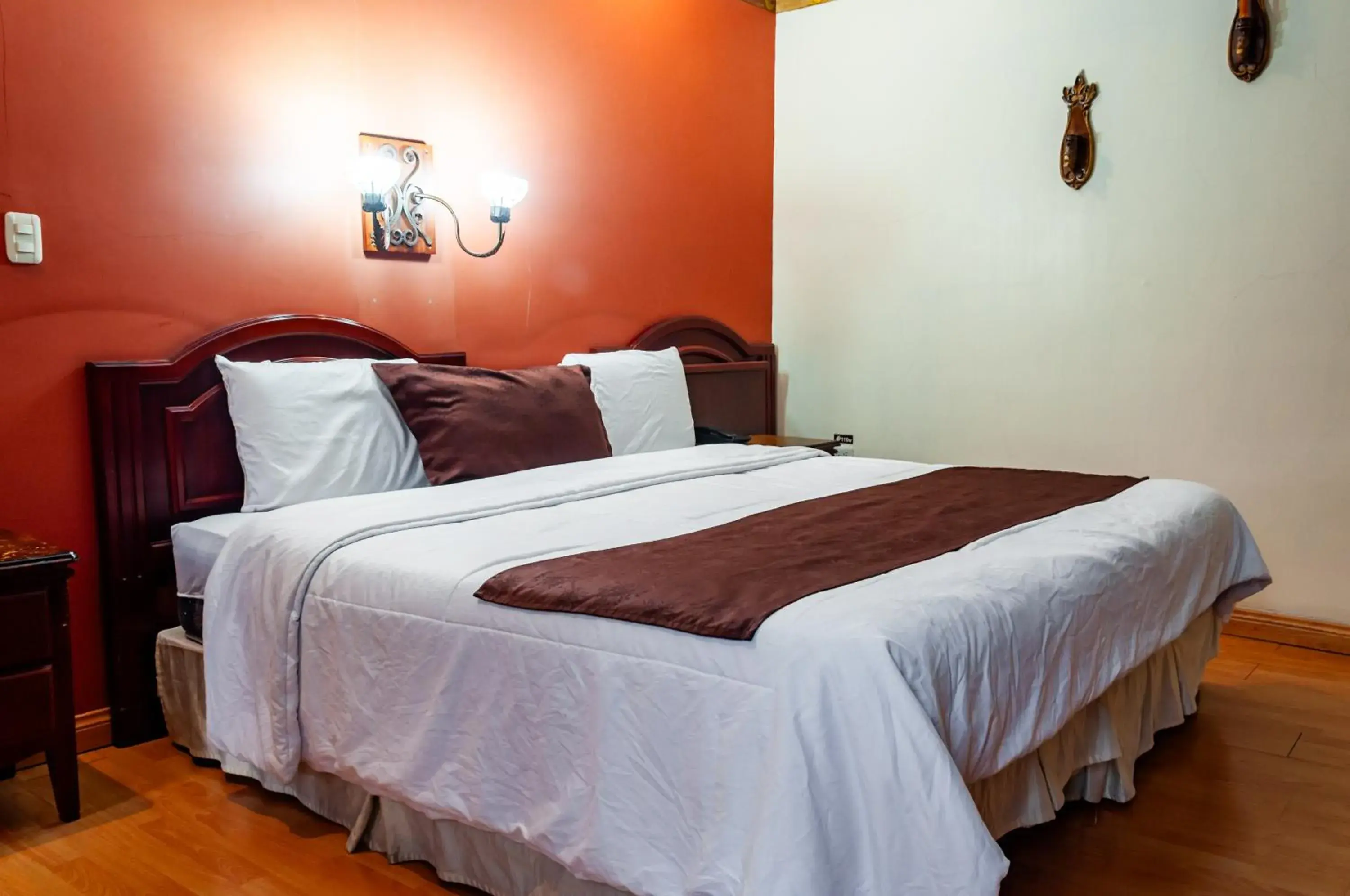 Deluxe King Room - single occupancy in Hotel Campanario Deluxe King Room - single occupancy in Hotel Campanario