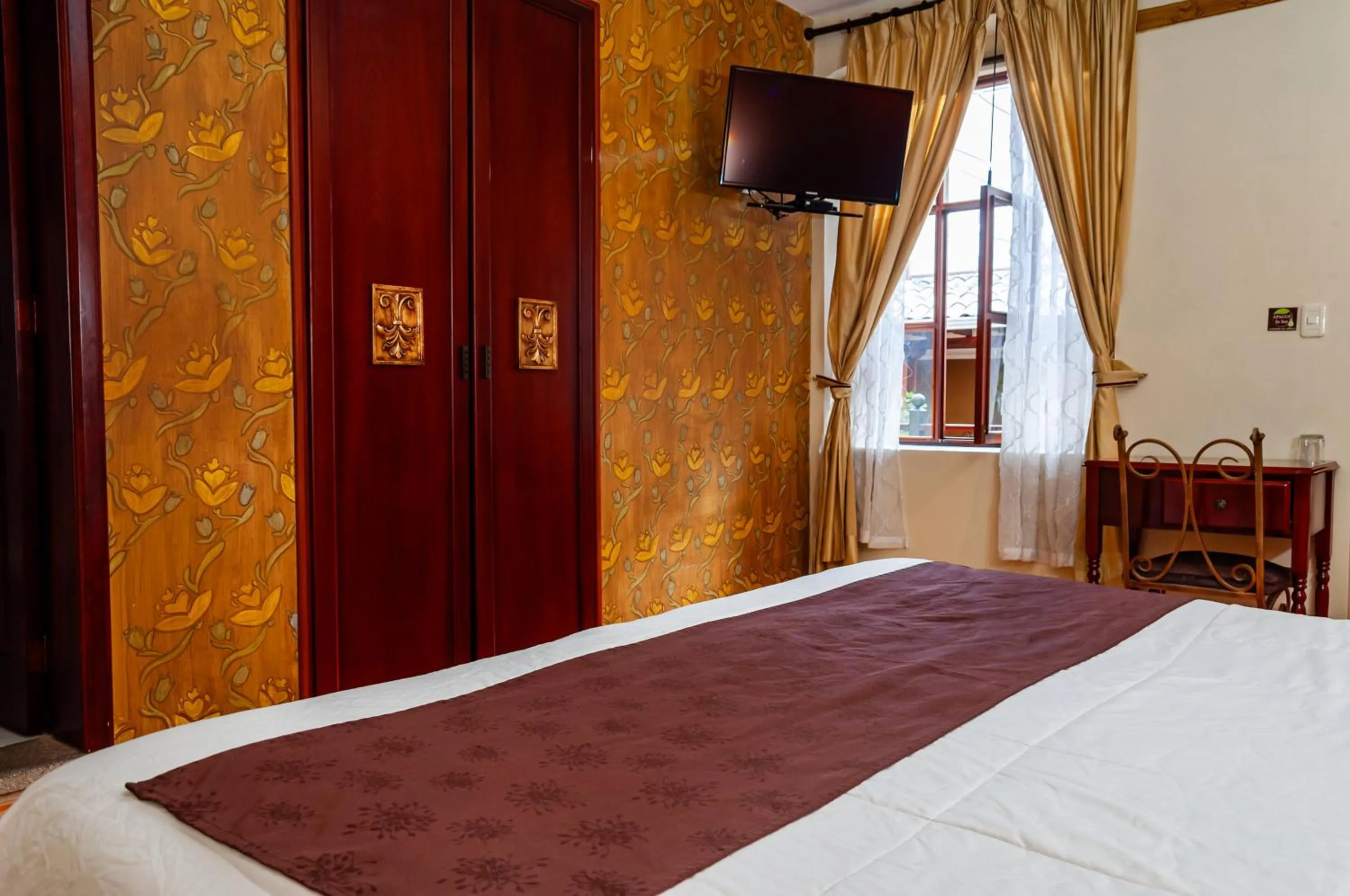 Bed in Hotel Campanario