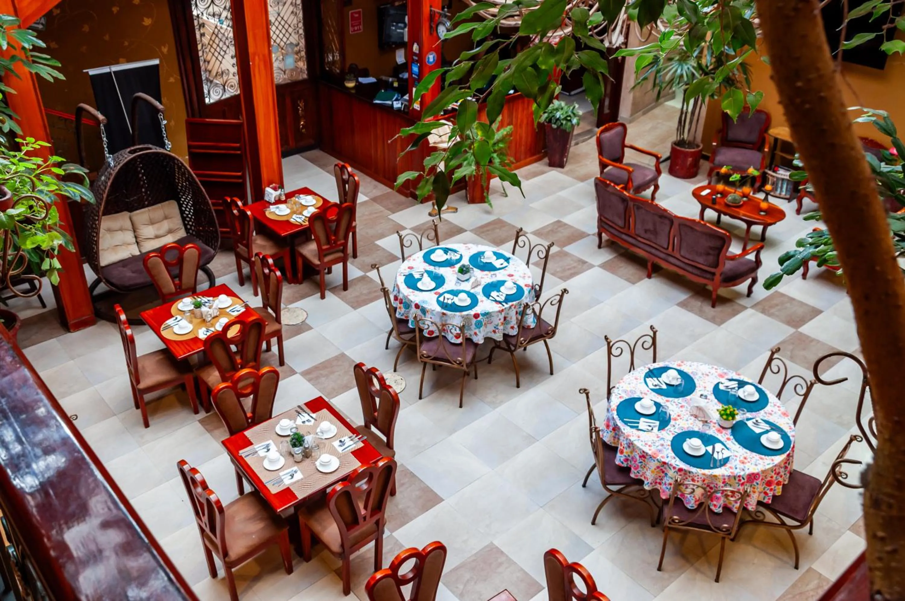 Restaurant/places to eat in Hotel Campanario