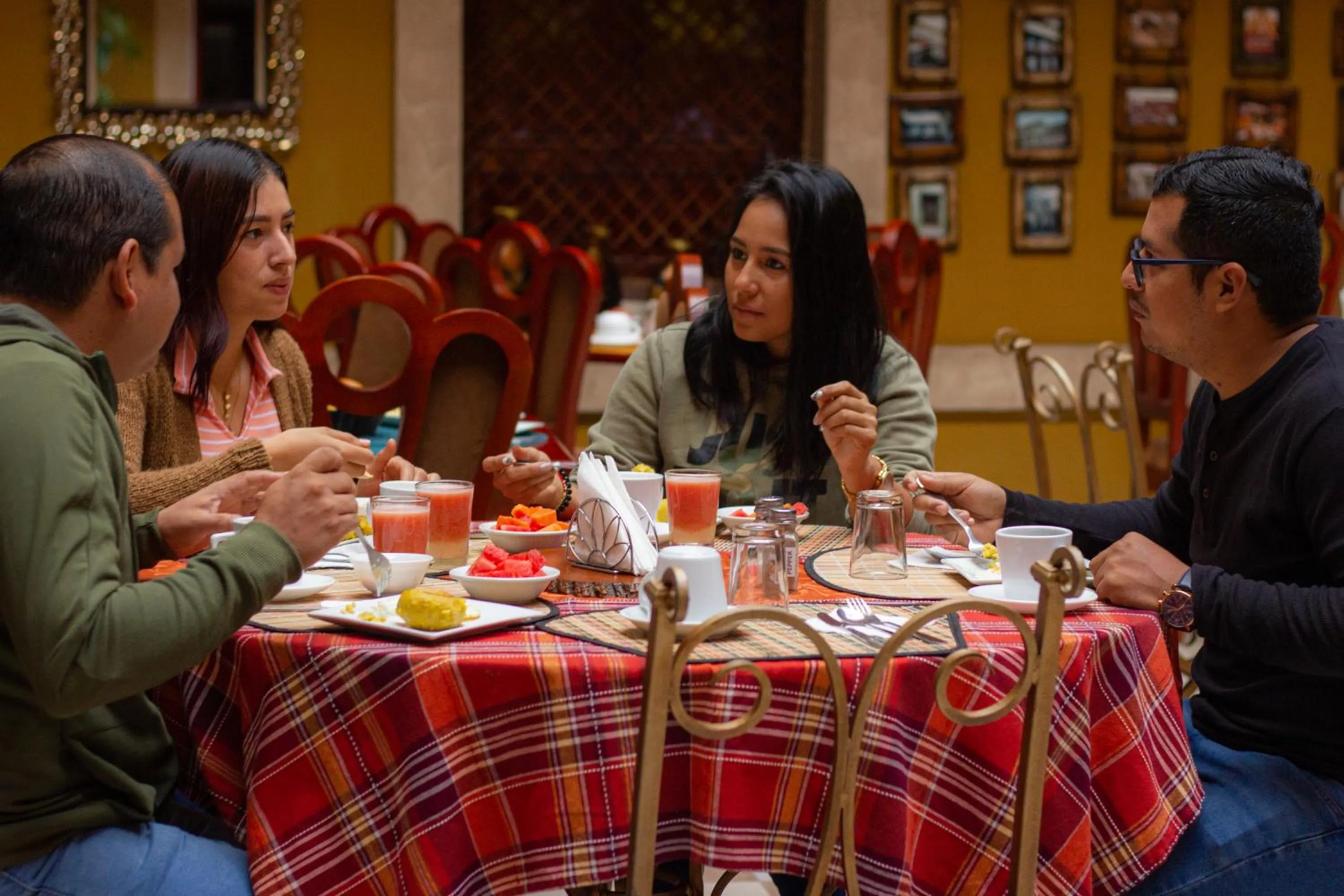 Restaurant/places to eat in Hotel Campanario