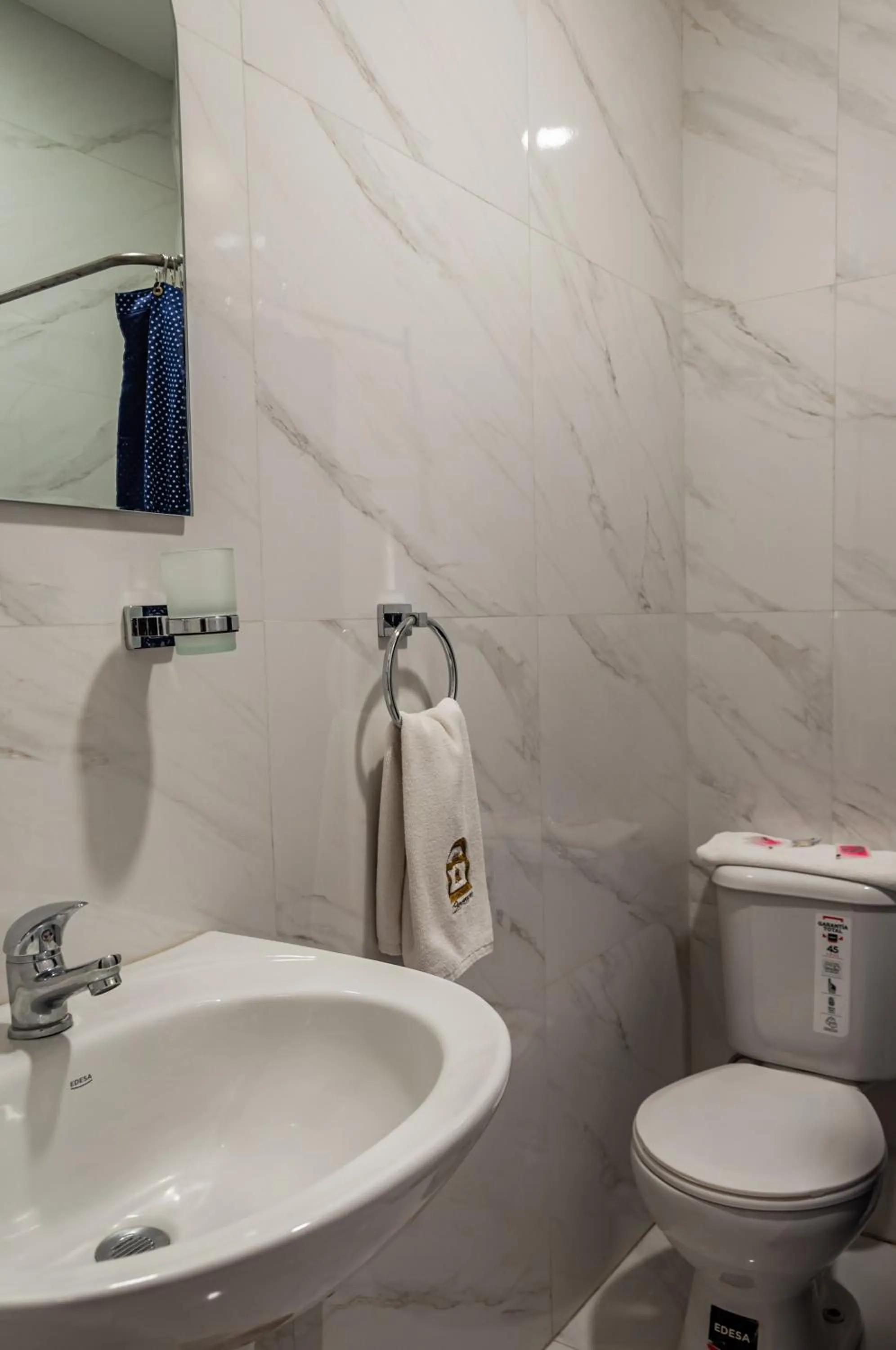 Toilet in Hotel Campanario