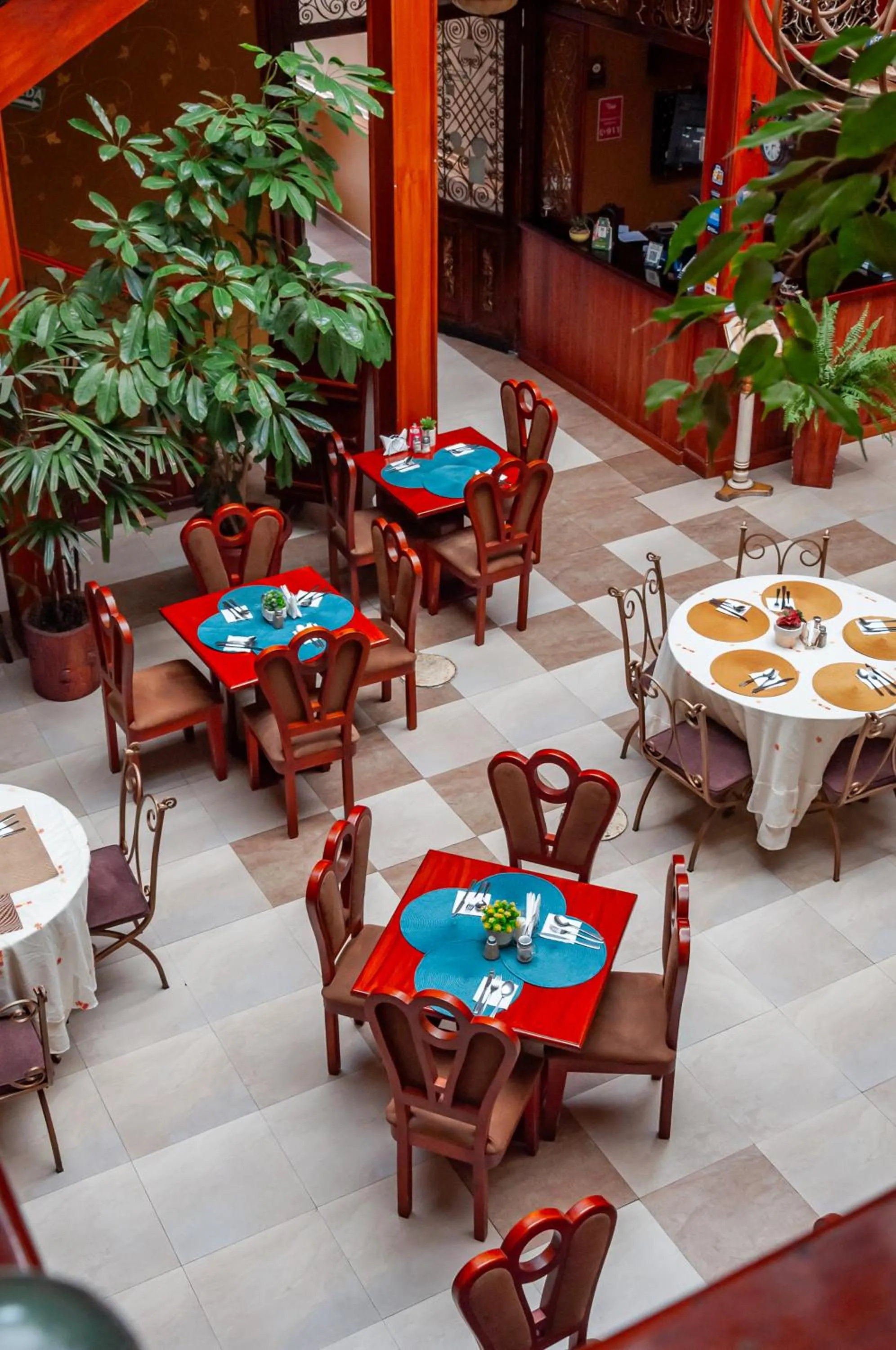 Restaurant/places to eat in Hotel Campanario