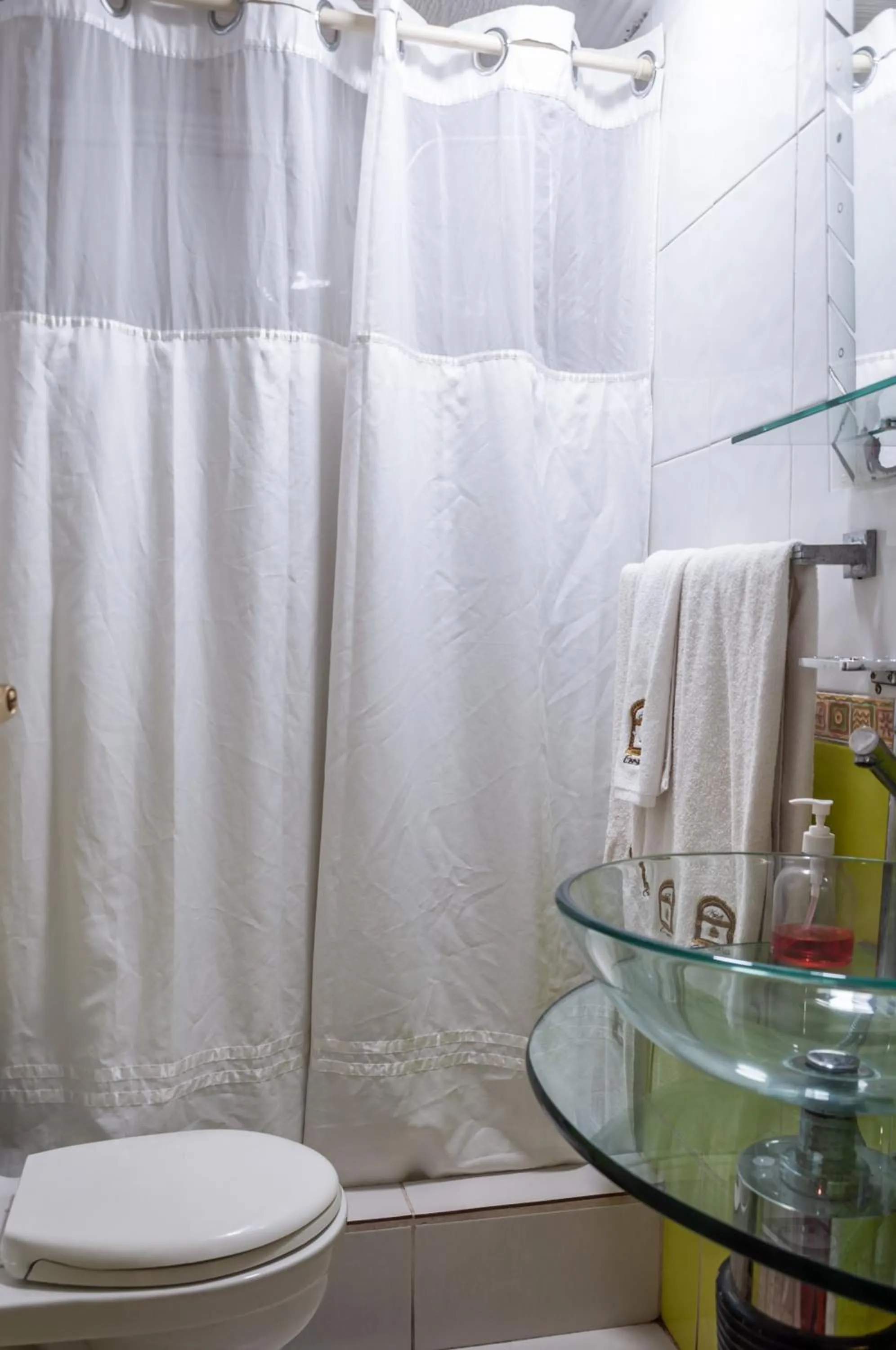 Shower in Hotel Campanario